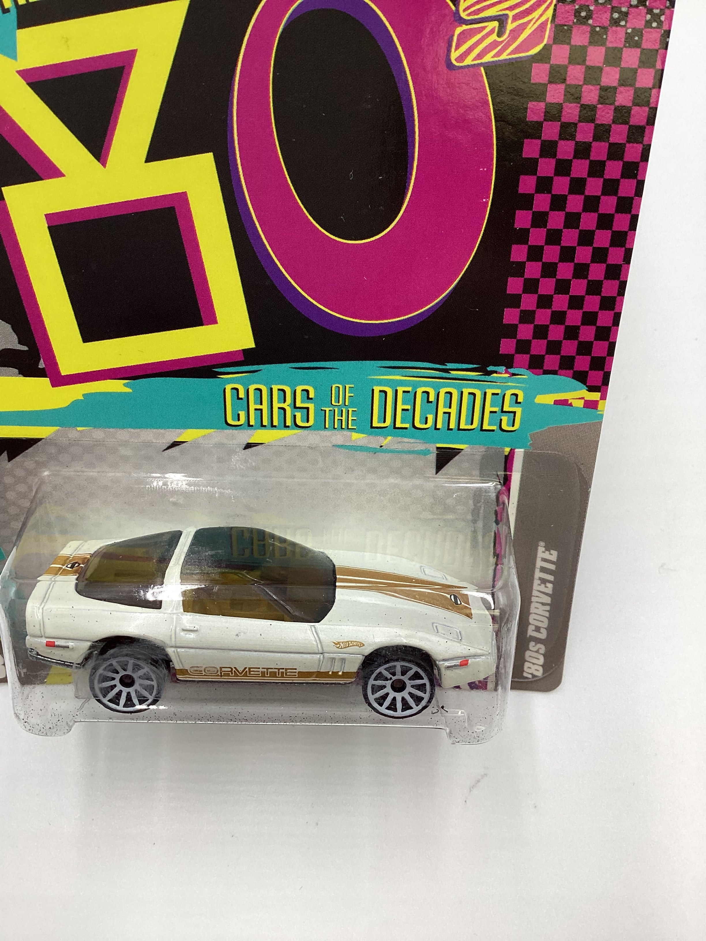 2011 Hot Wheels Cars of the Decades The 80s #22 80s Corvette White 157H - Image 6