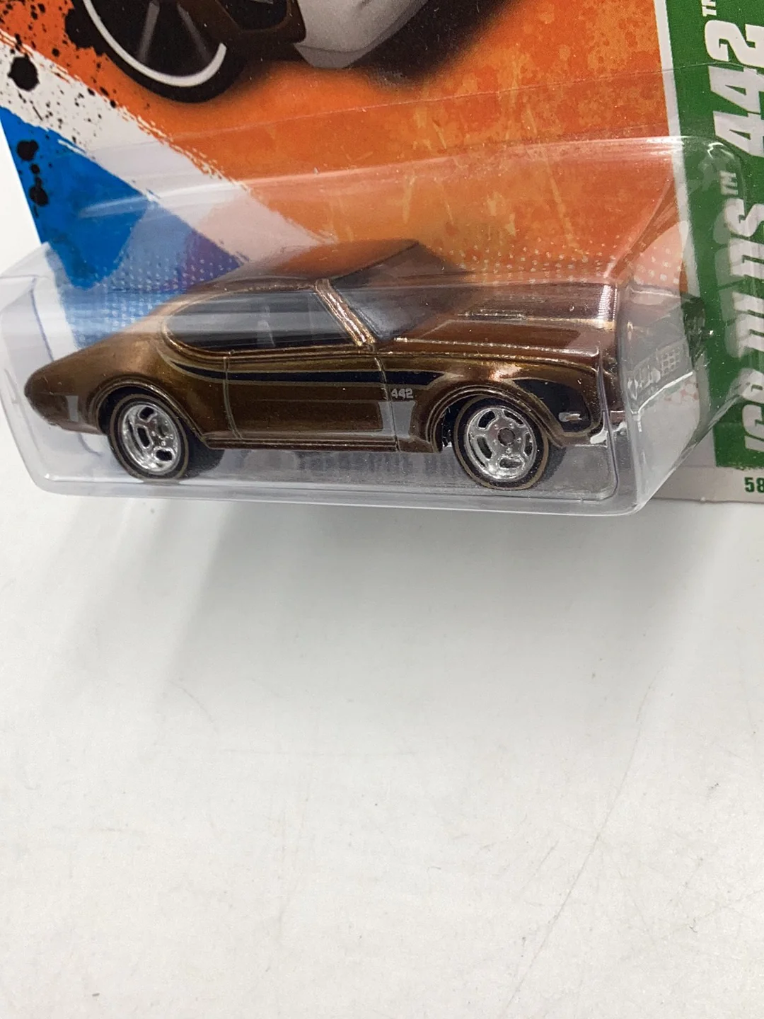 2011 hot wheels super treasure hunt #58 68 Olds 442 W/ Protector - Image 5