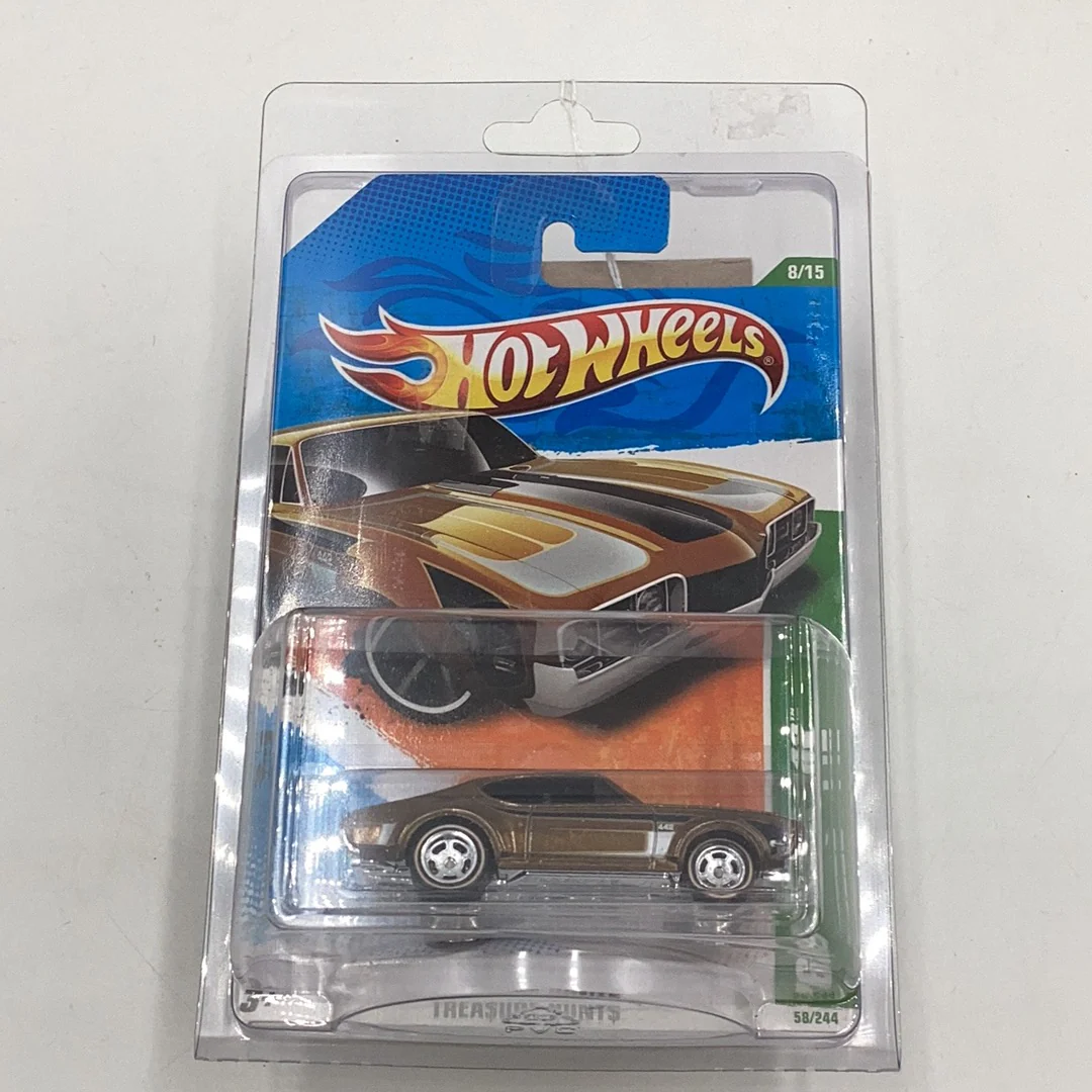 2011 hot wheels super treasure hunt #58 68 Olds 442 W/ Protector - Image 8