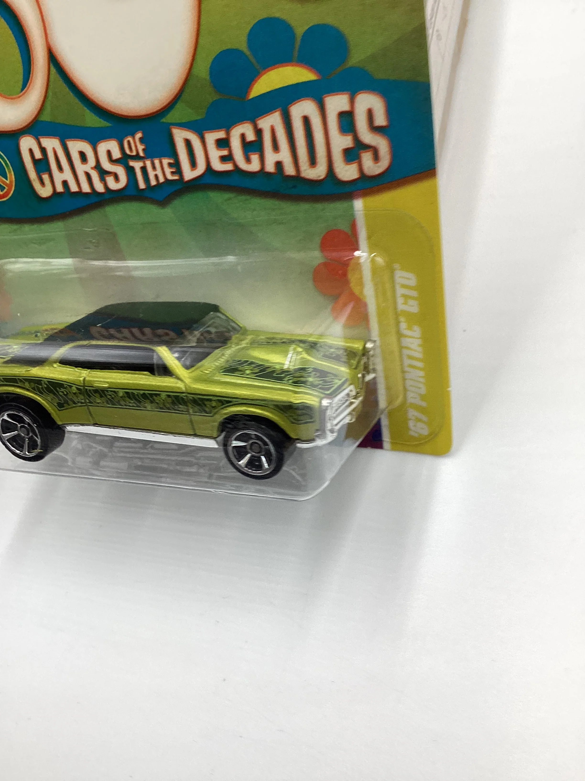 2011 Hot wheels The 60’s Cars of the Decade #13 67 Pontiac GTO Green 157F - Image 4