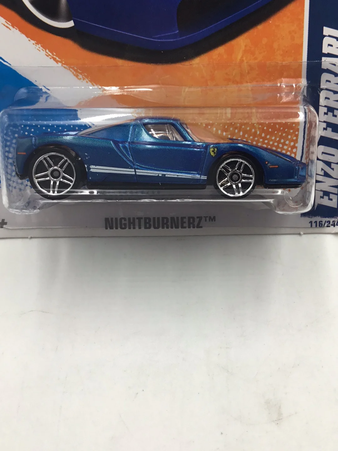 2011 hot wheels Walmart #116 Enzo Ferrari w/protector - Image 2