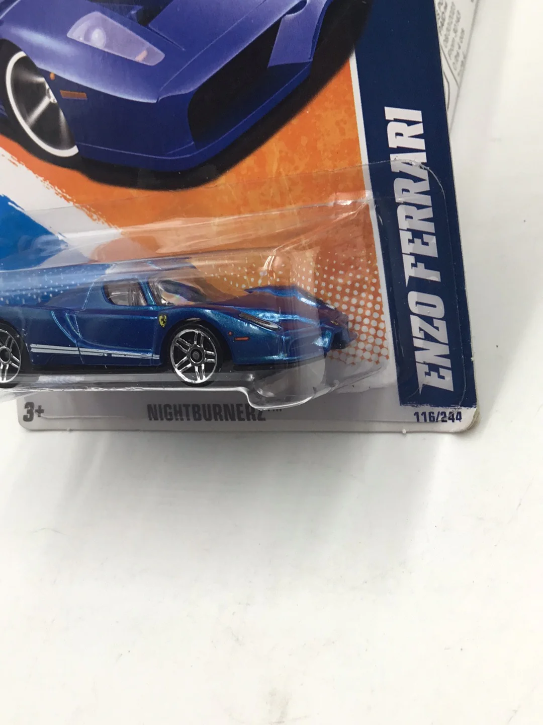 2011 hot wheels Walmart #116 Enzo Ferrari w/protector - Image 4