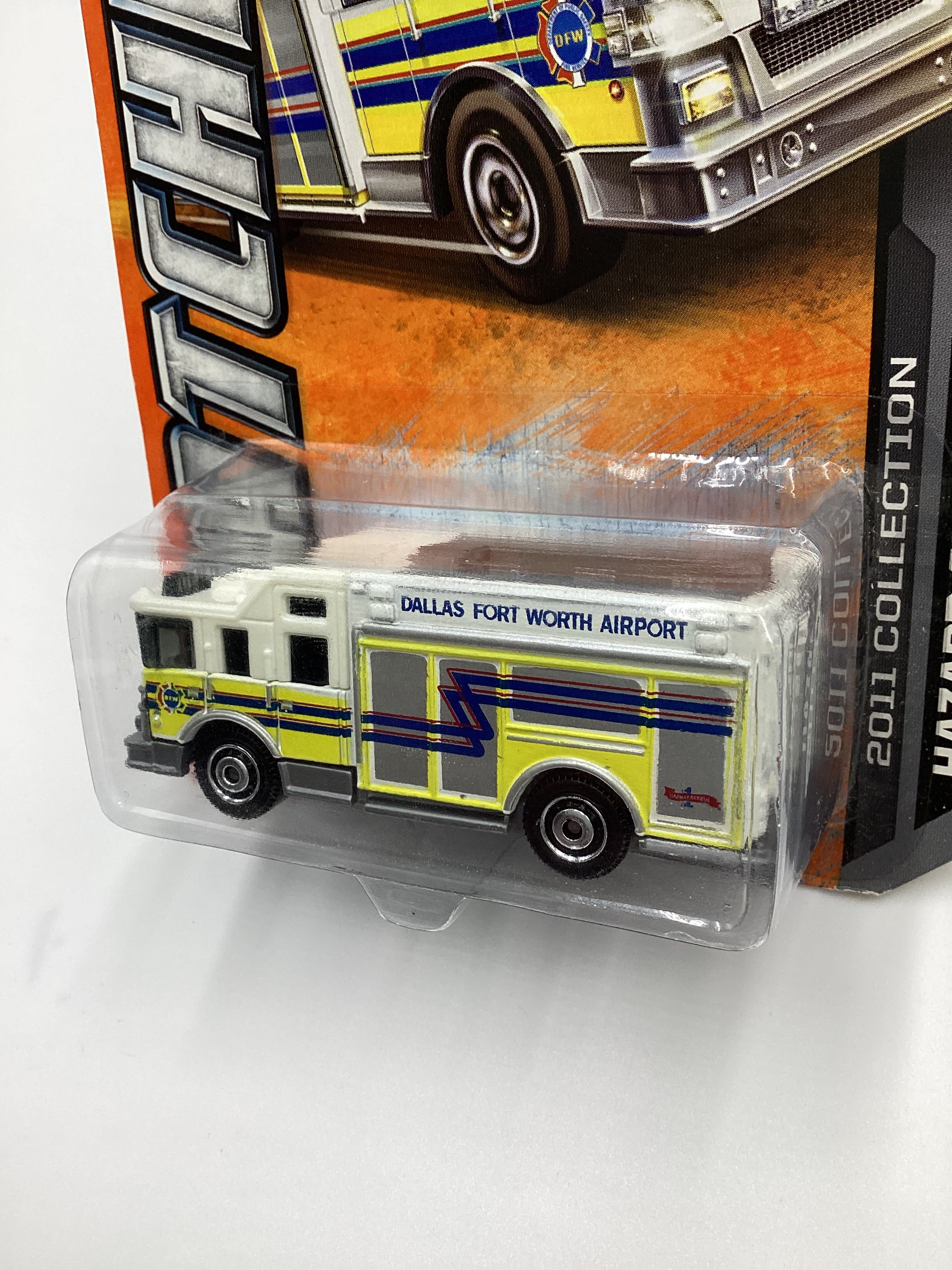 2011 Matchbox #51 Hazard Squad Dallas Forth Worth Airport 206A - Image 4