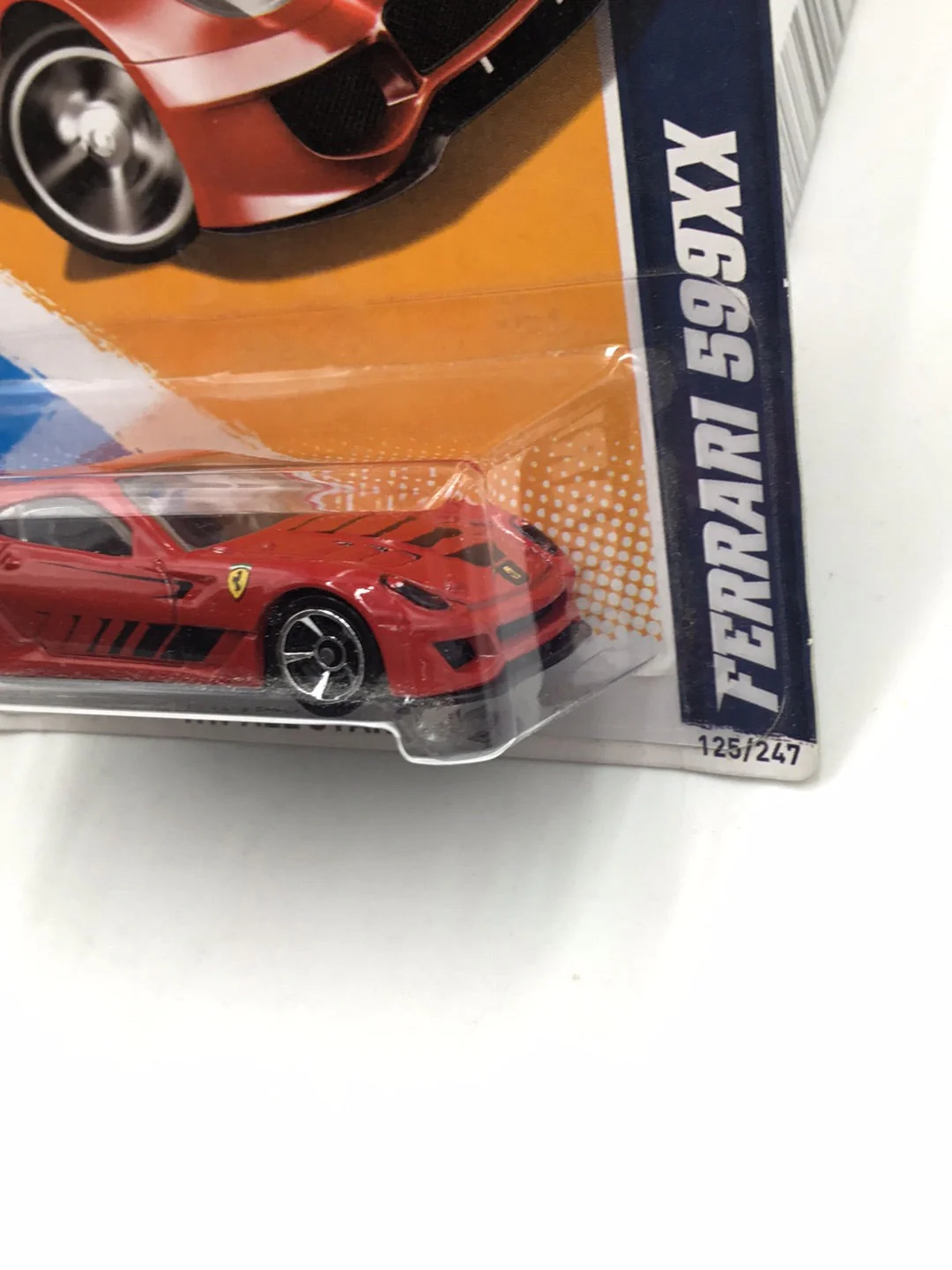 2012 Hot wheels #125 Ferrari 599XX with protector - Image 4