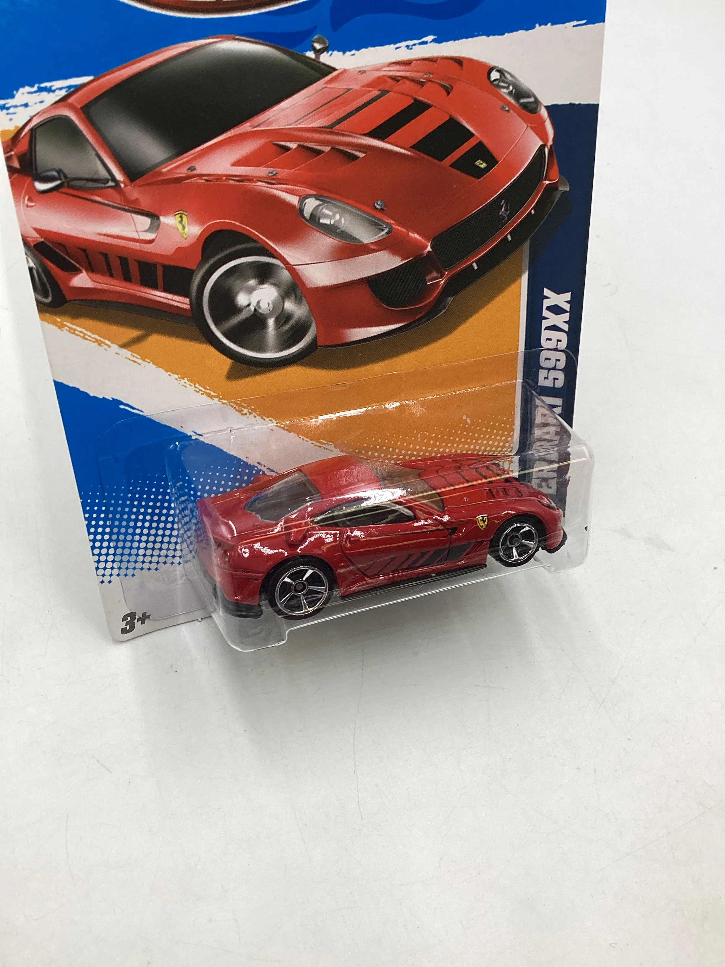 2012 Hot wheels #125 Red Ferrari 599XX with protector - Image 5