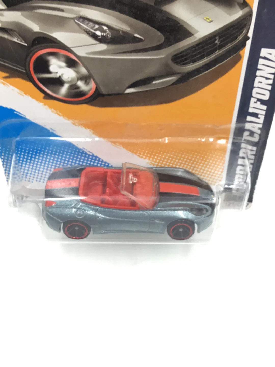 2012 Hot wheels #127 Ferrari California LL6 - Image 5