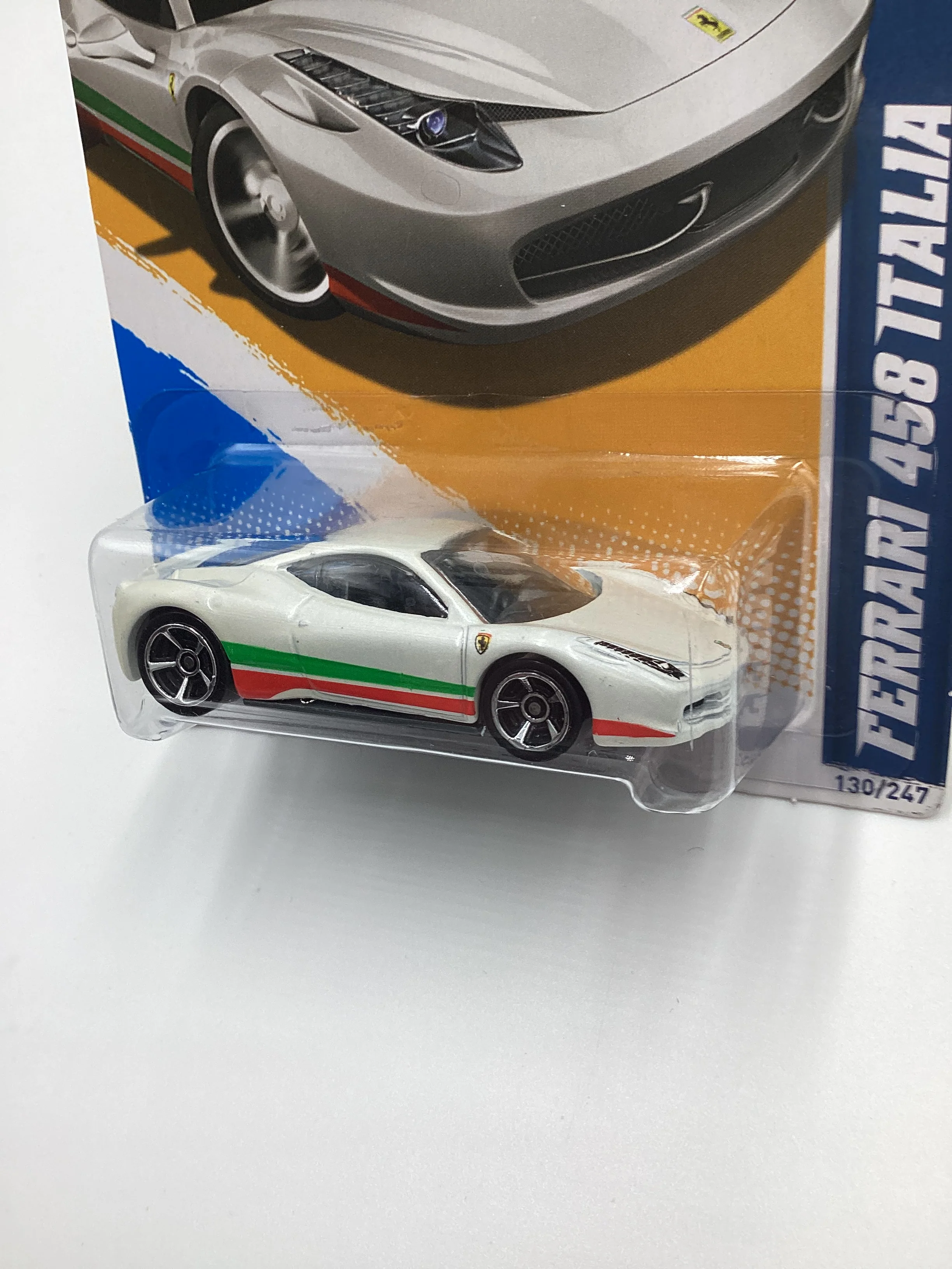 2012 Hot wheels #130 Ferrari 458 Italia White SR with protector - Image 4