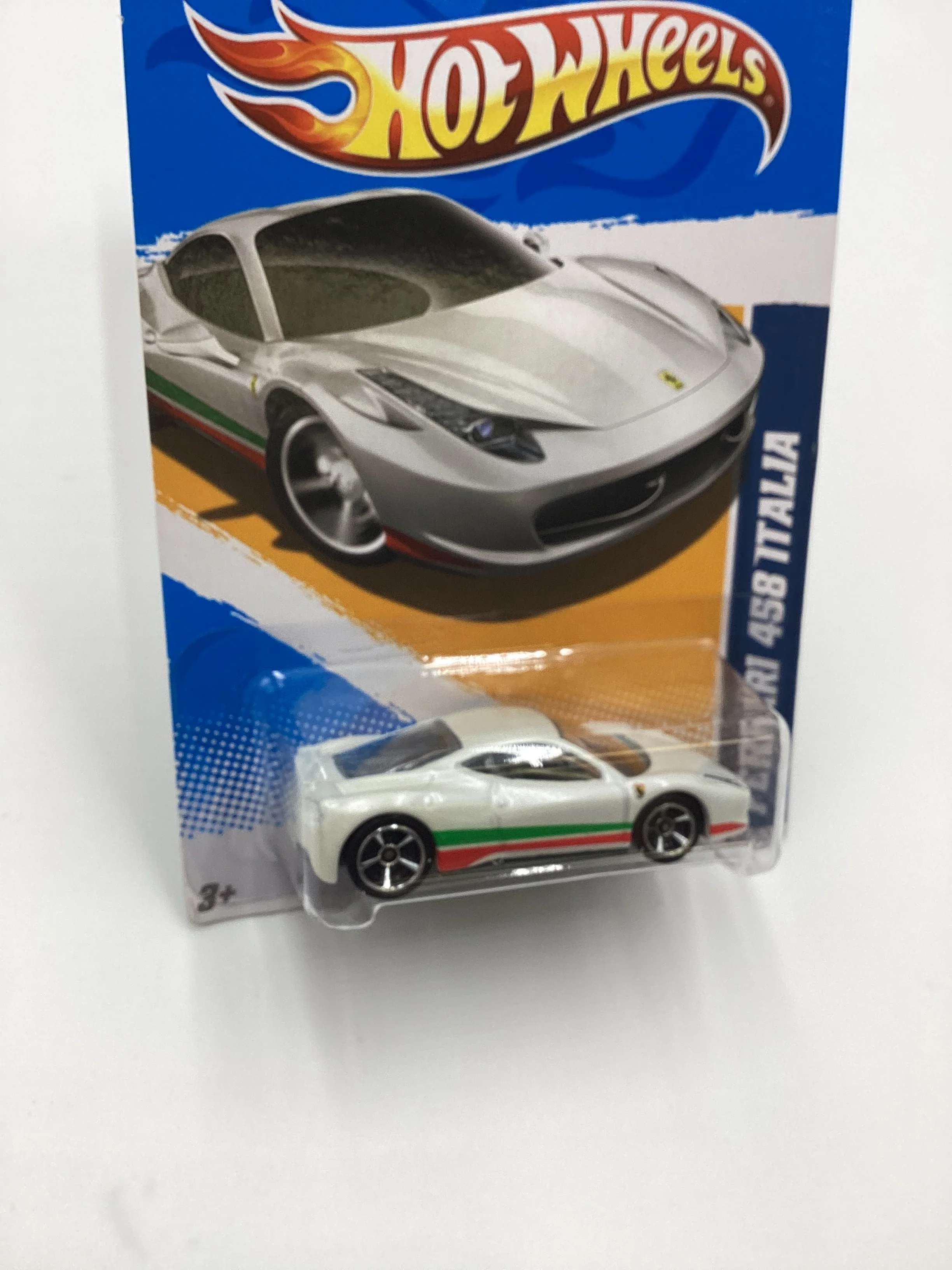 2012 Hot wheels #130 Ferrari 458 Italia White SR with protector - Image 5