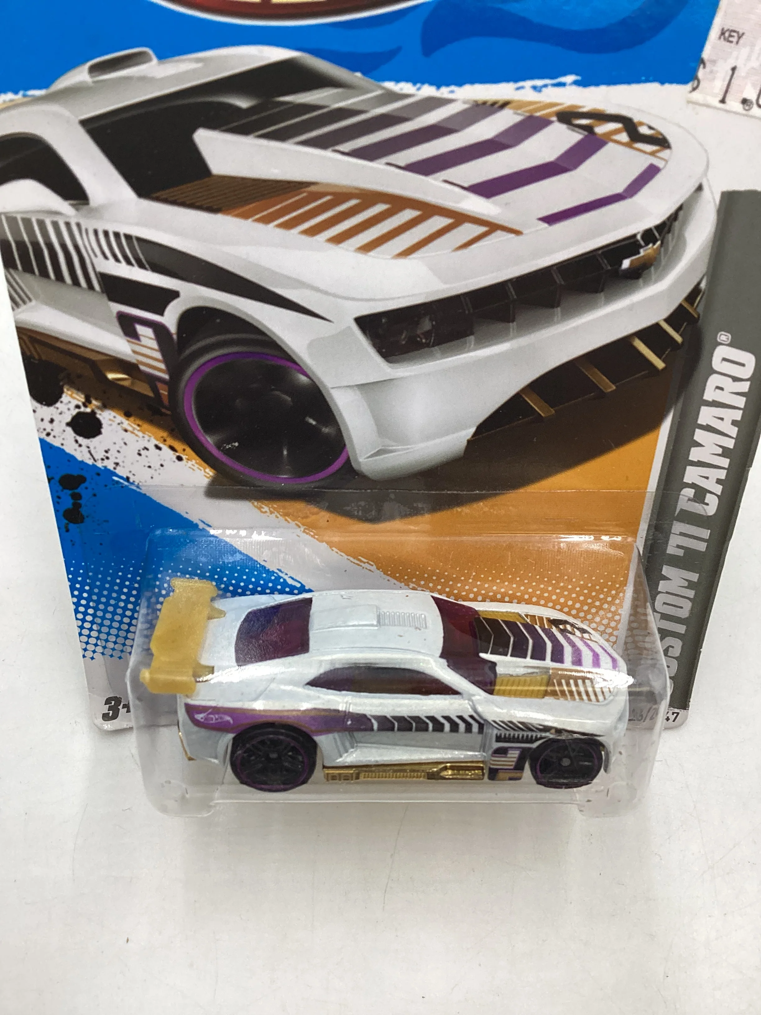 2012 Hot Wheels #226 White Custom 11 Camaro 9i - Image 6