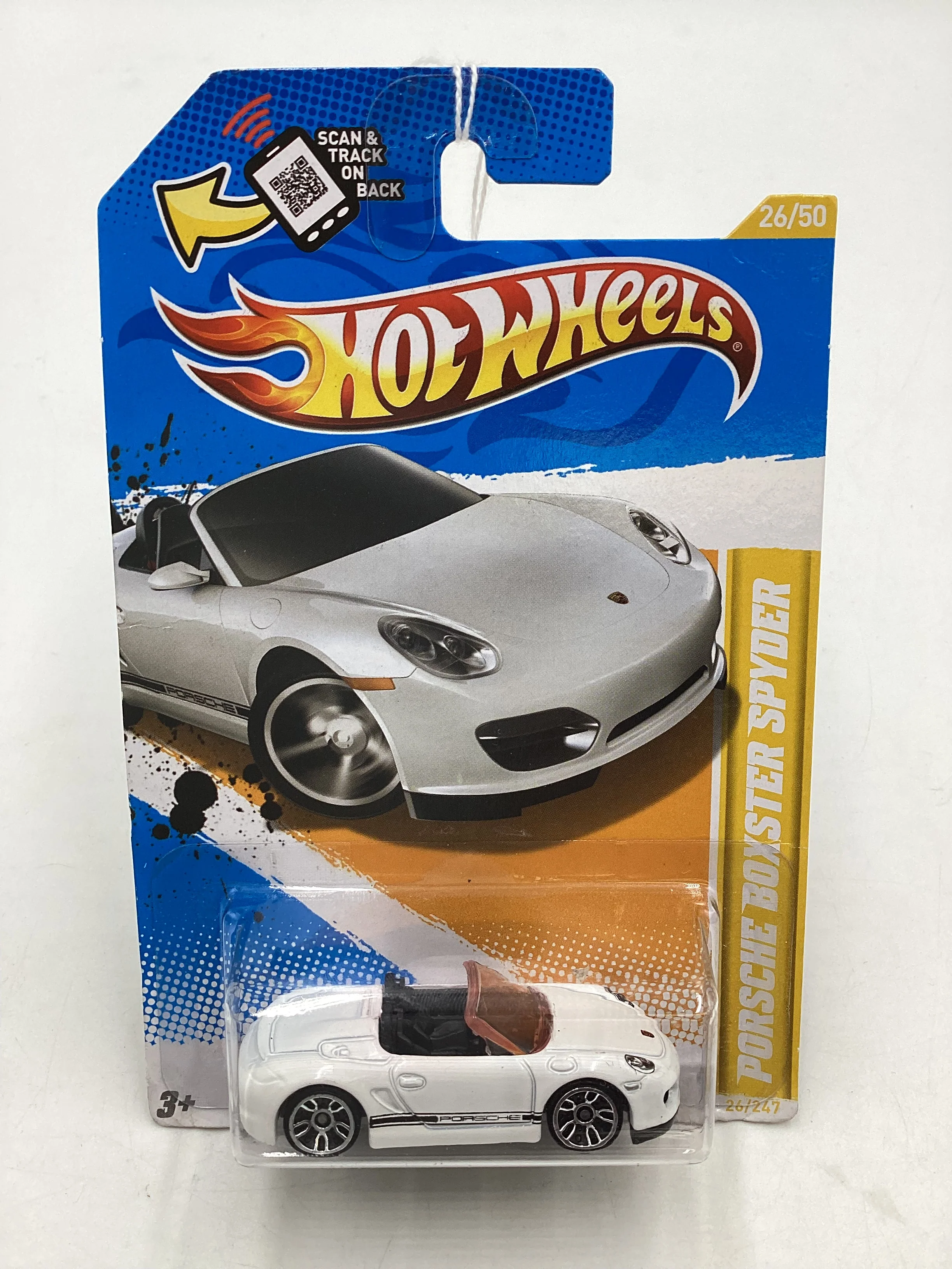 2012 Hot Wheels #26 Pink Windshield Porsche Boxster Spyder - Image 2