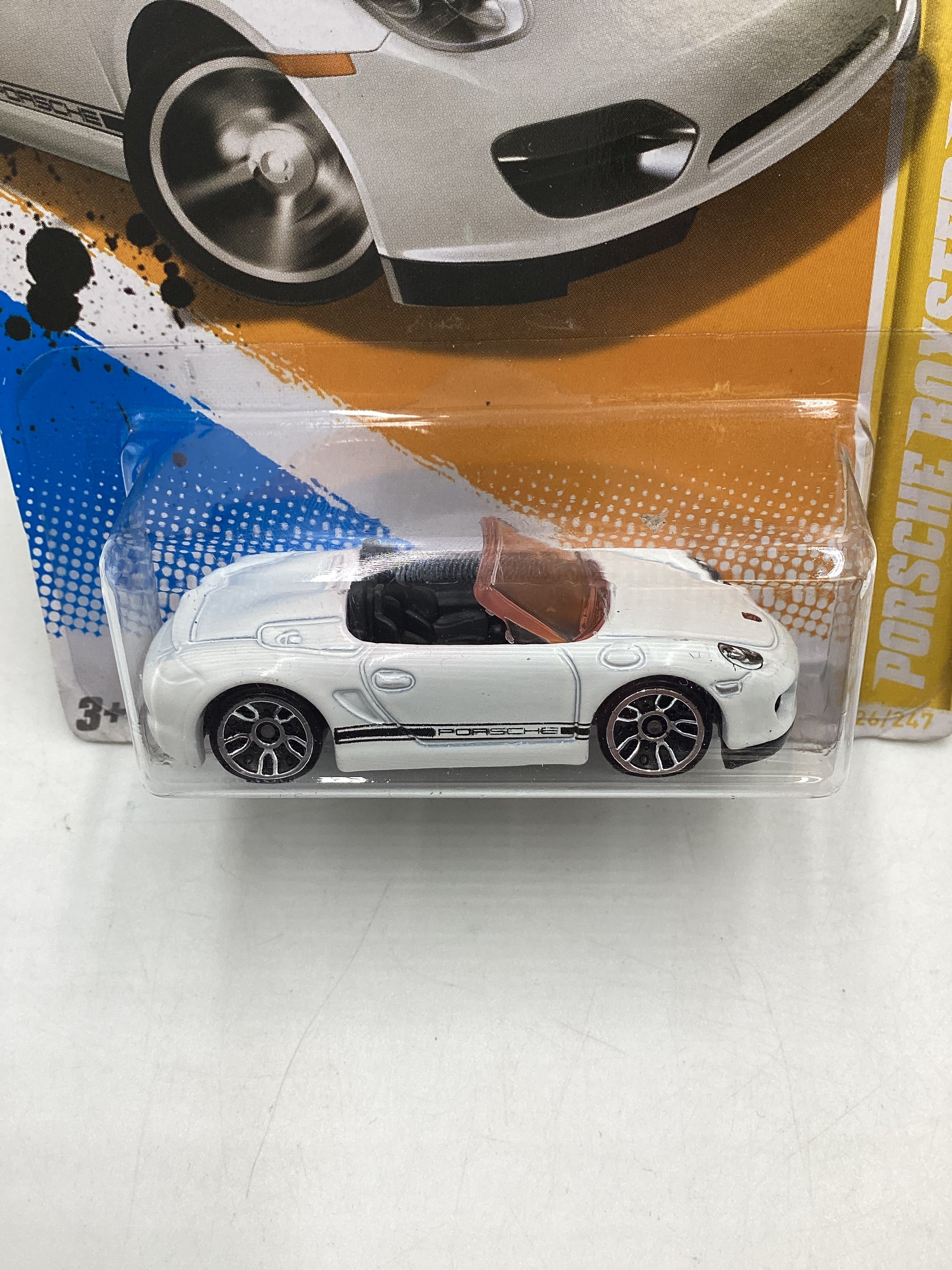 2012 Hot Wheels #26 Pink Windshield Porsche Boxster Spyder - Image 3