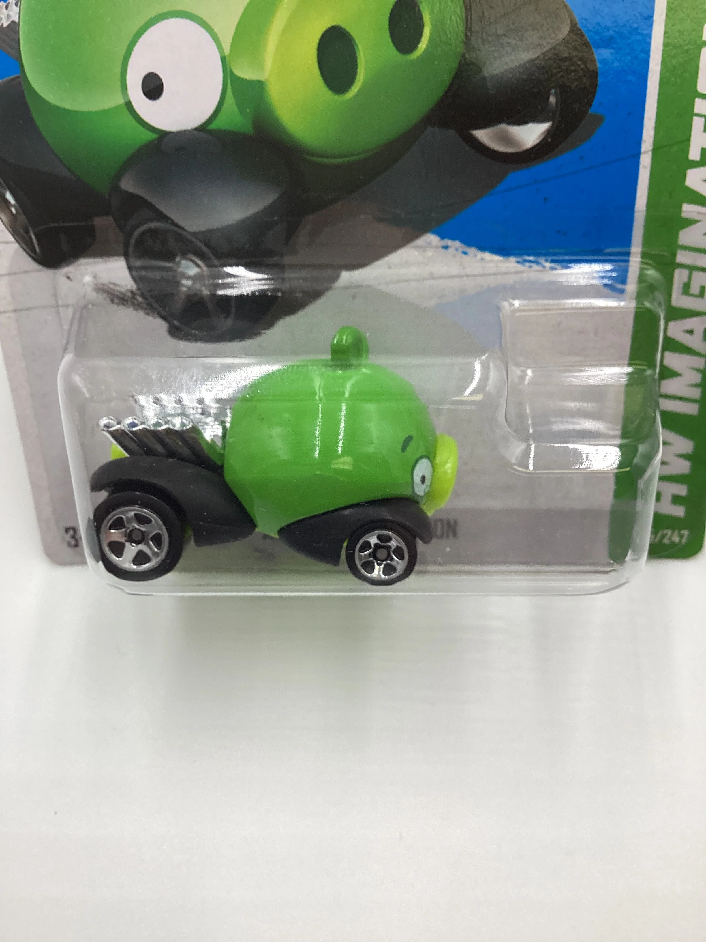 2012 Hot Wheels #35 Angry Birds Minion Green 121F - Image 3