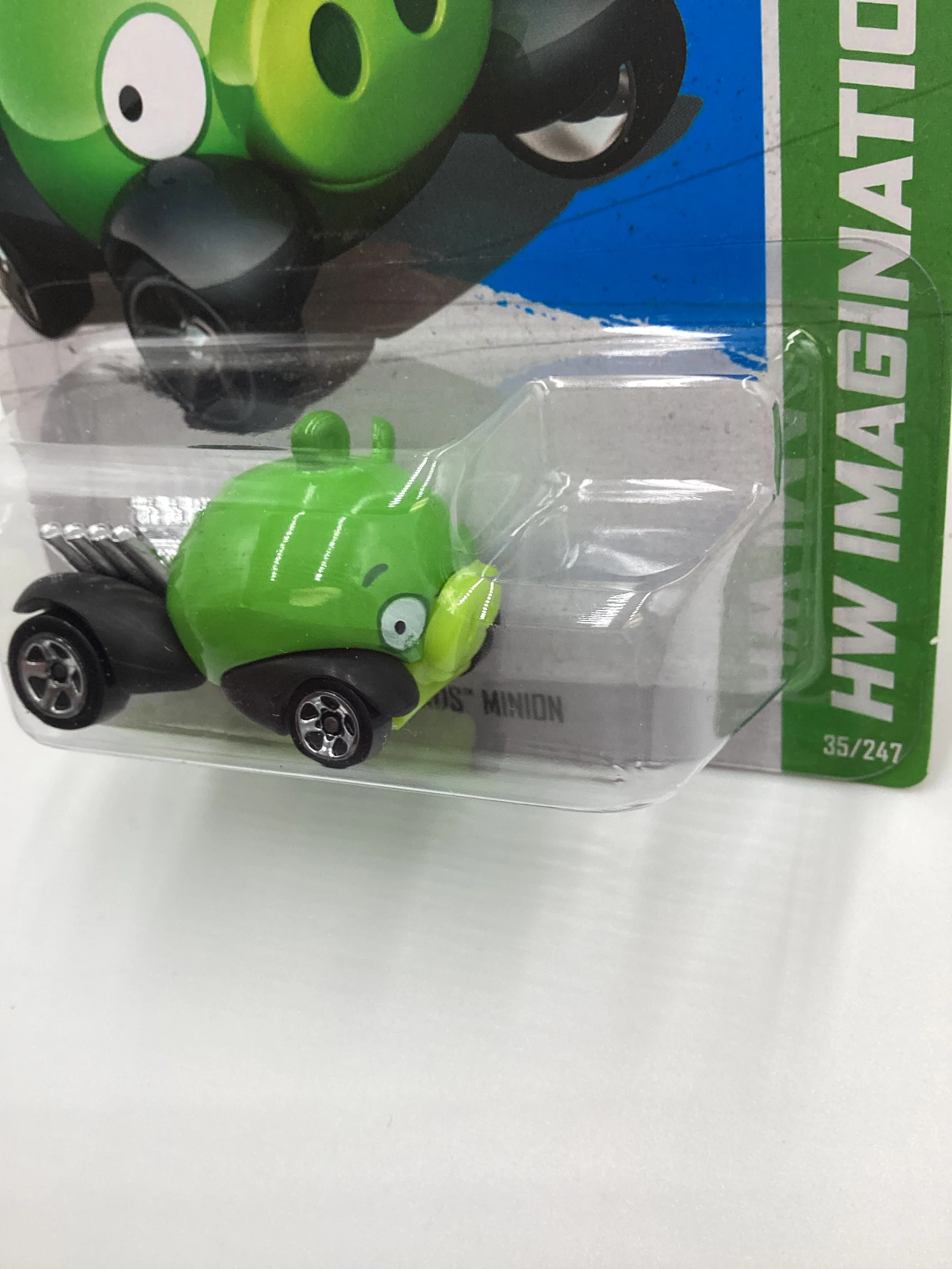 2012 Hot Wheels #35 Angry Birds Minion Green 121F - Image 4