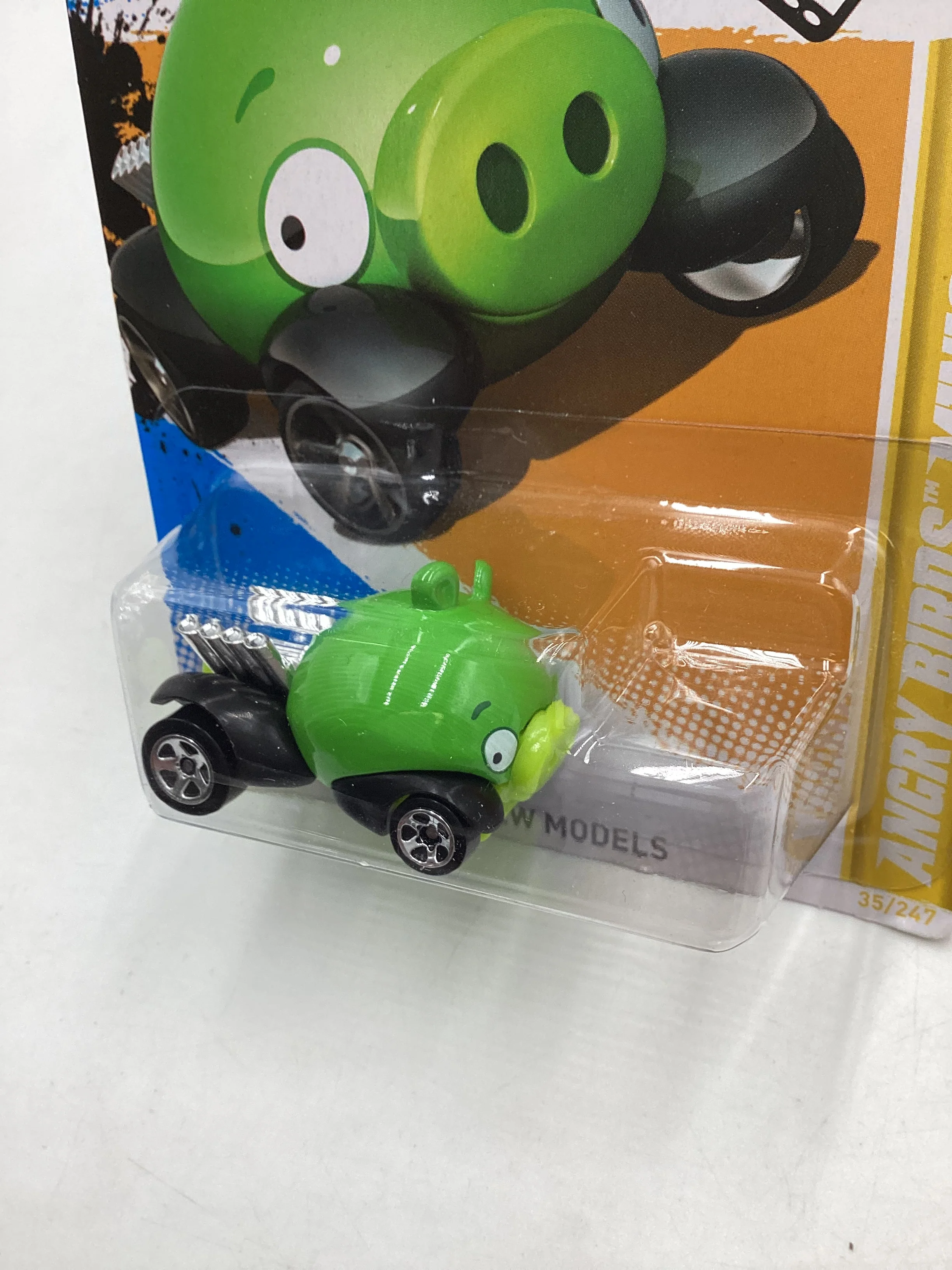 2012 Hot Wheels New Models #35 Angry Birds Minion Pig 121G - Image 3