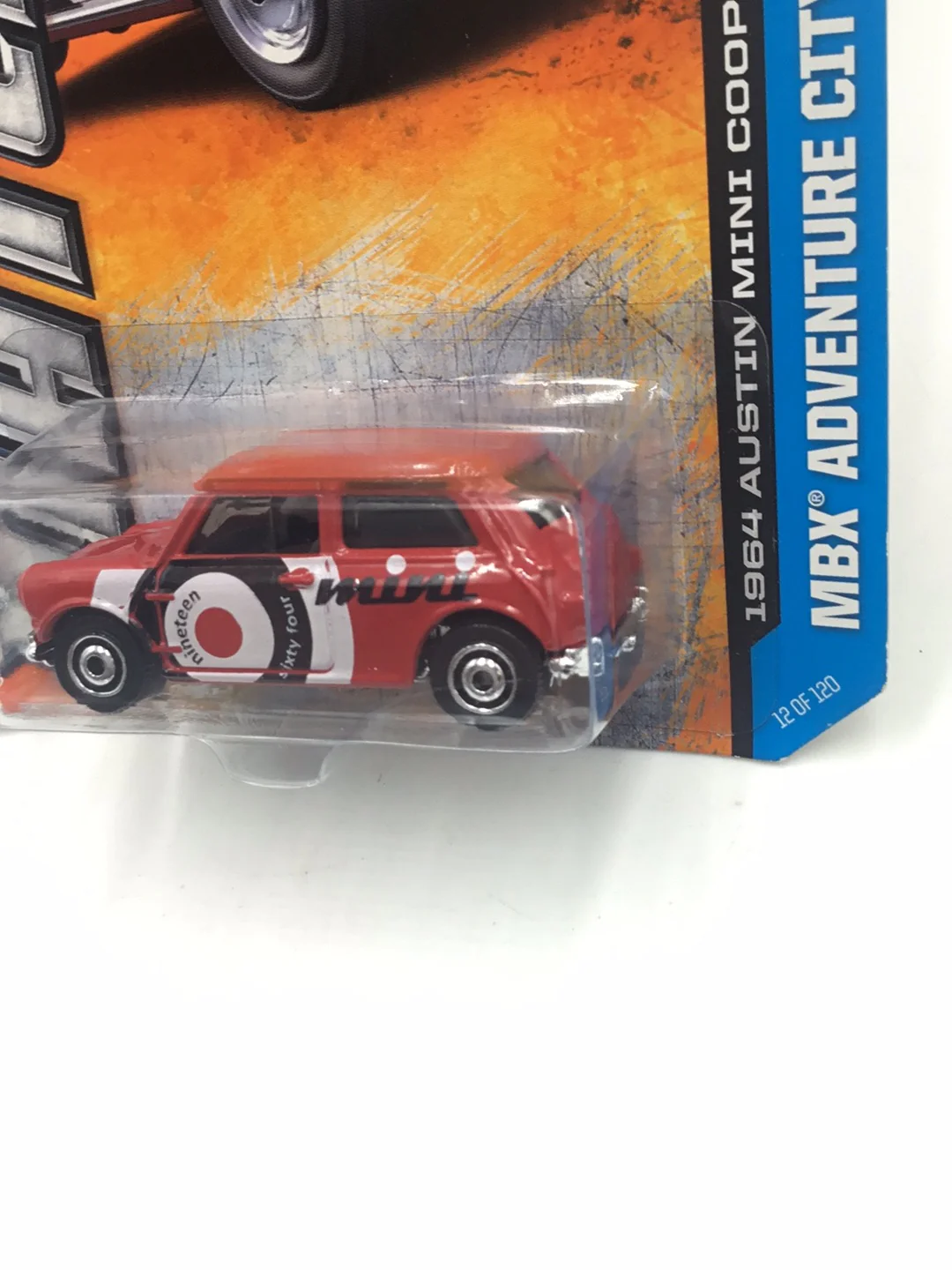 2012 matchbox #12 1964 Austin mini Cooper - Image 4