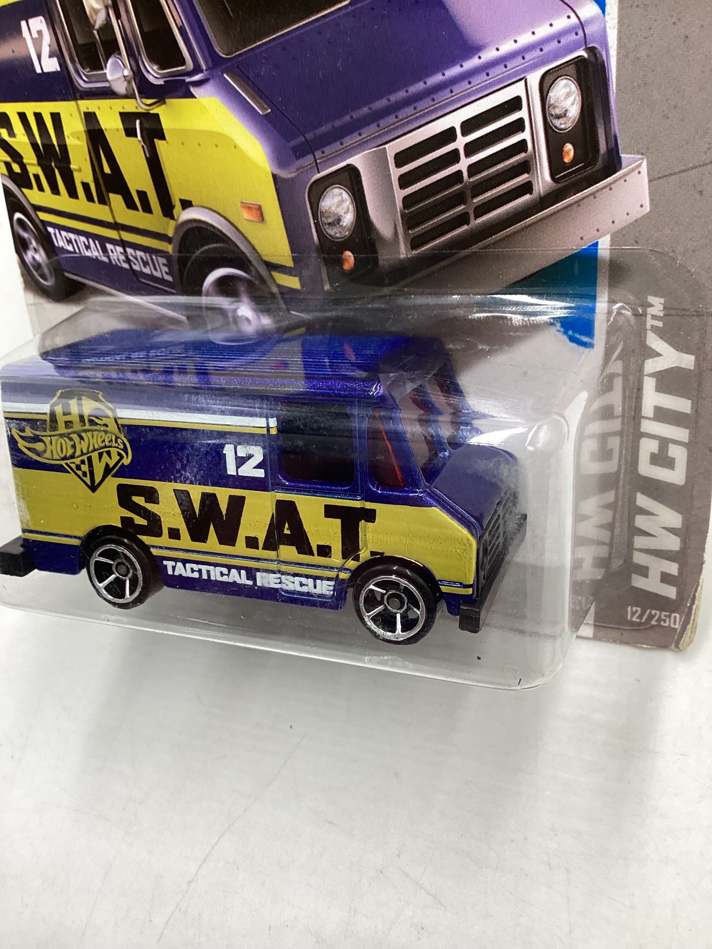 2013 Hot Wheels #12 Combat Medic Blue 44H - Image 4