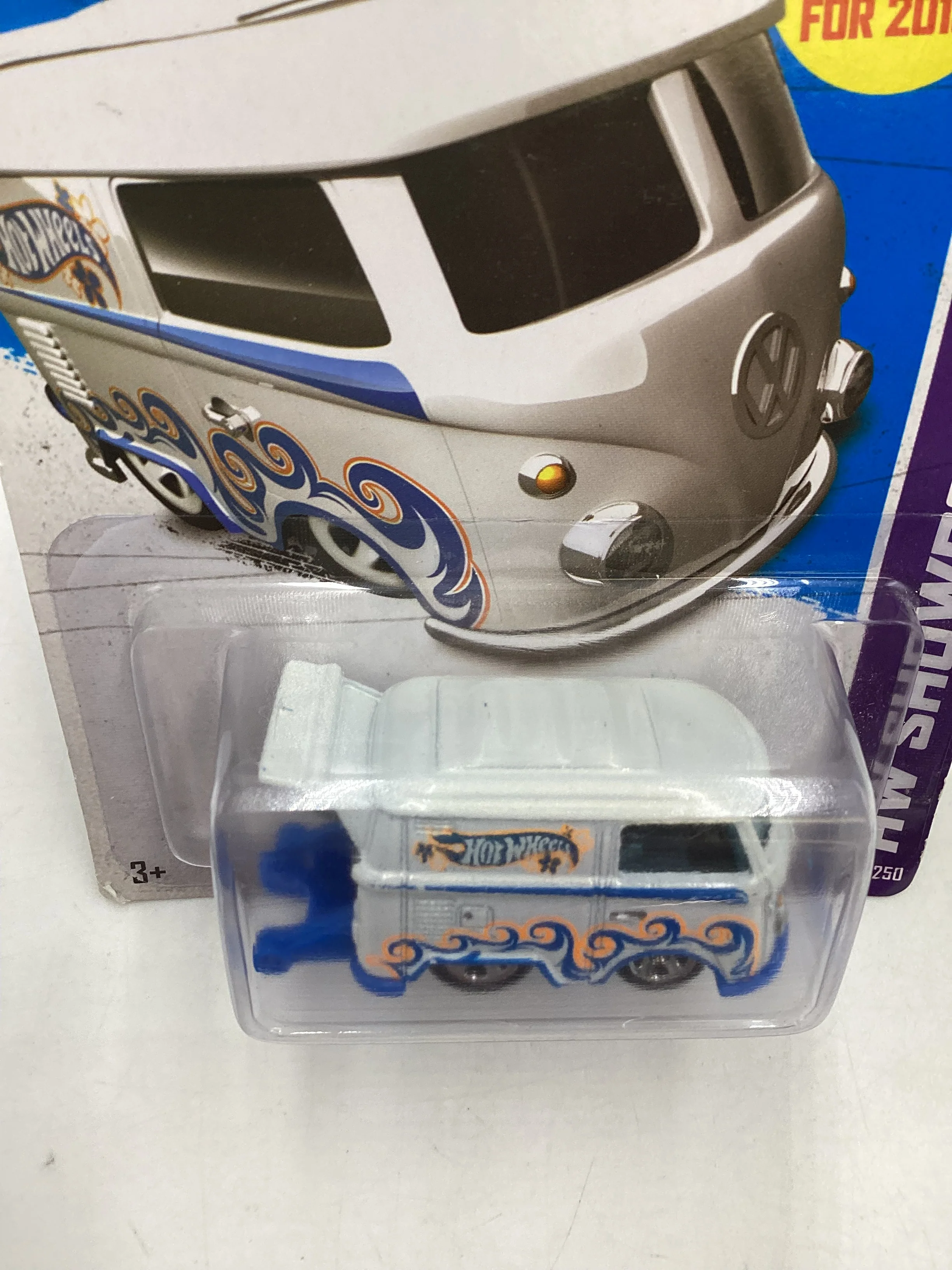 2013 Hot Wheels #169 Volkswagen Kool Kombi White - Image 6