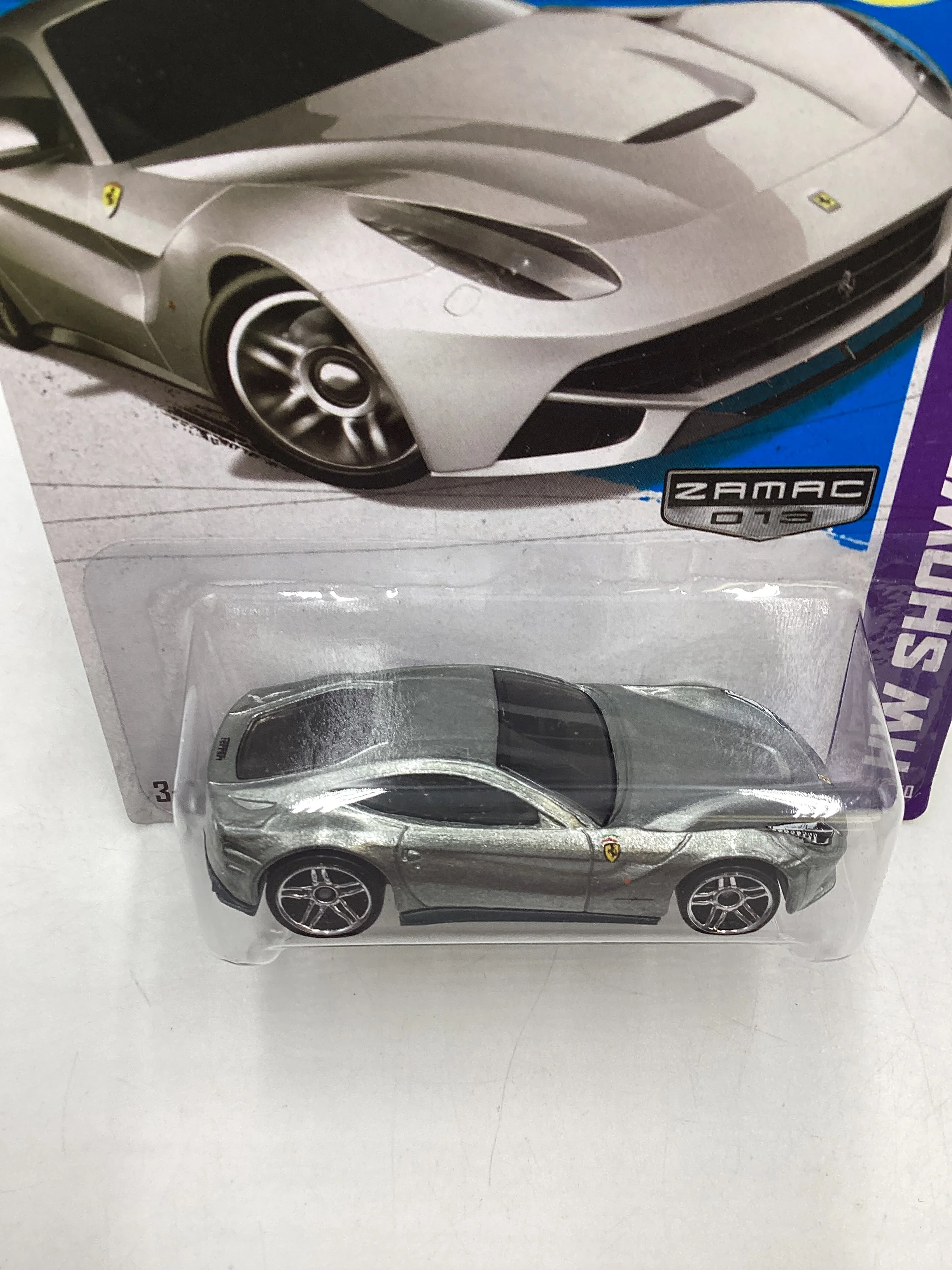 2013 Hot Wheels #174 Zamac FerrariF12Berlinetta with protector - Image 6