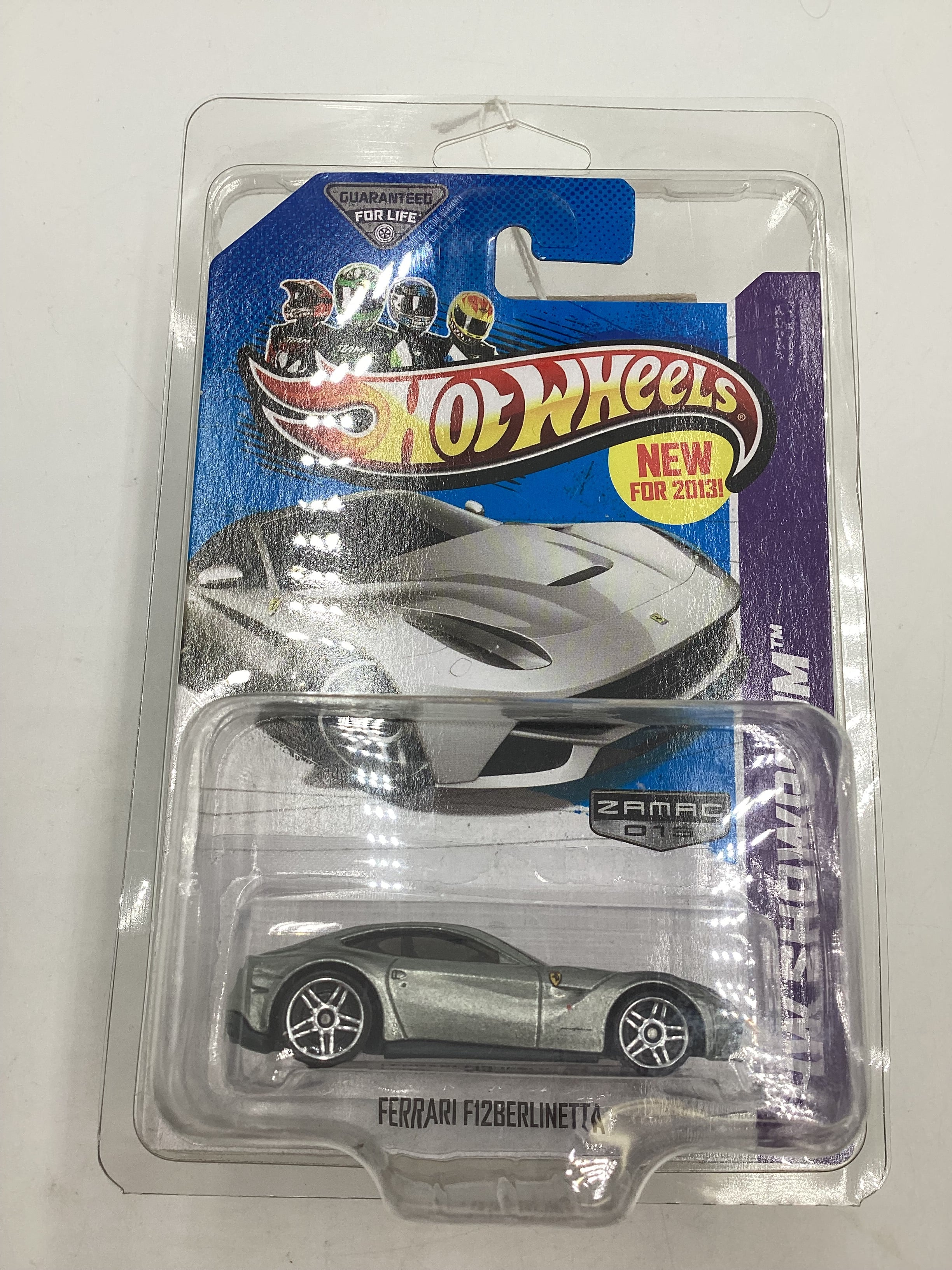 2013 Hot Wheels #174 Zamac FerrariF12Berlinetta with protector - Image 8