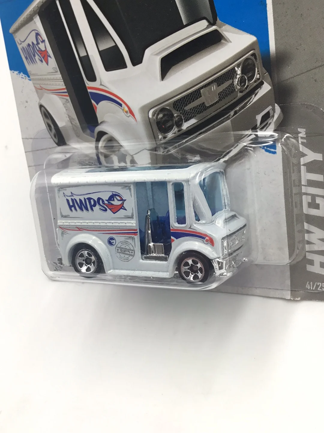 2013 Hot wheels treasure hunt #41 Bread Box BB6 - Image 4