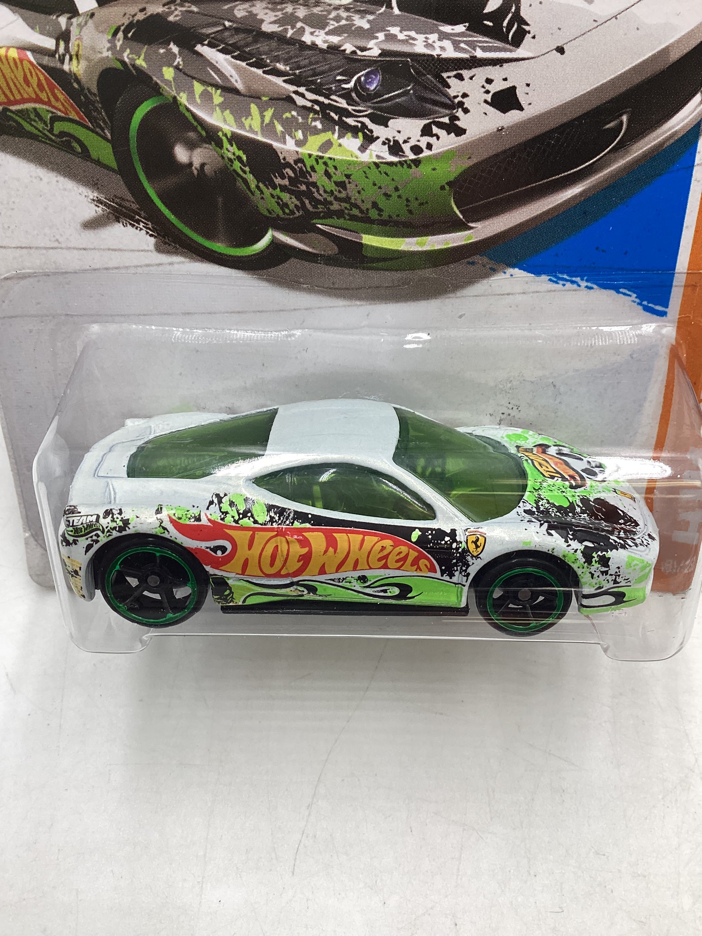 2013 Hot Wheels #81 Ferrari 458 Challenge White with protector - Image 3