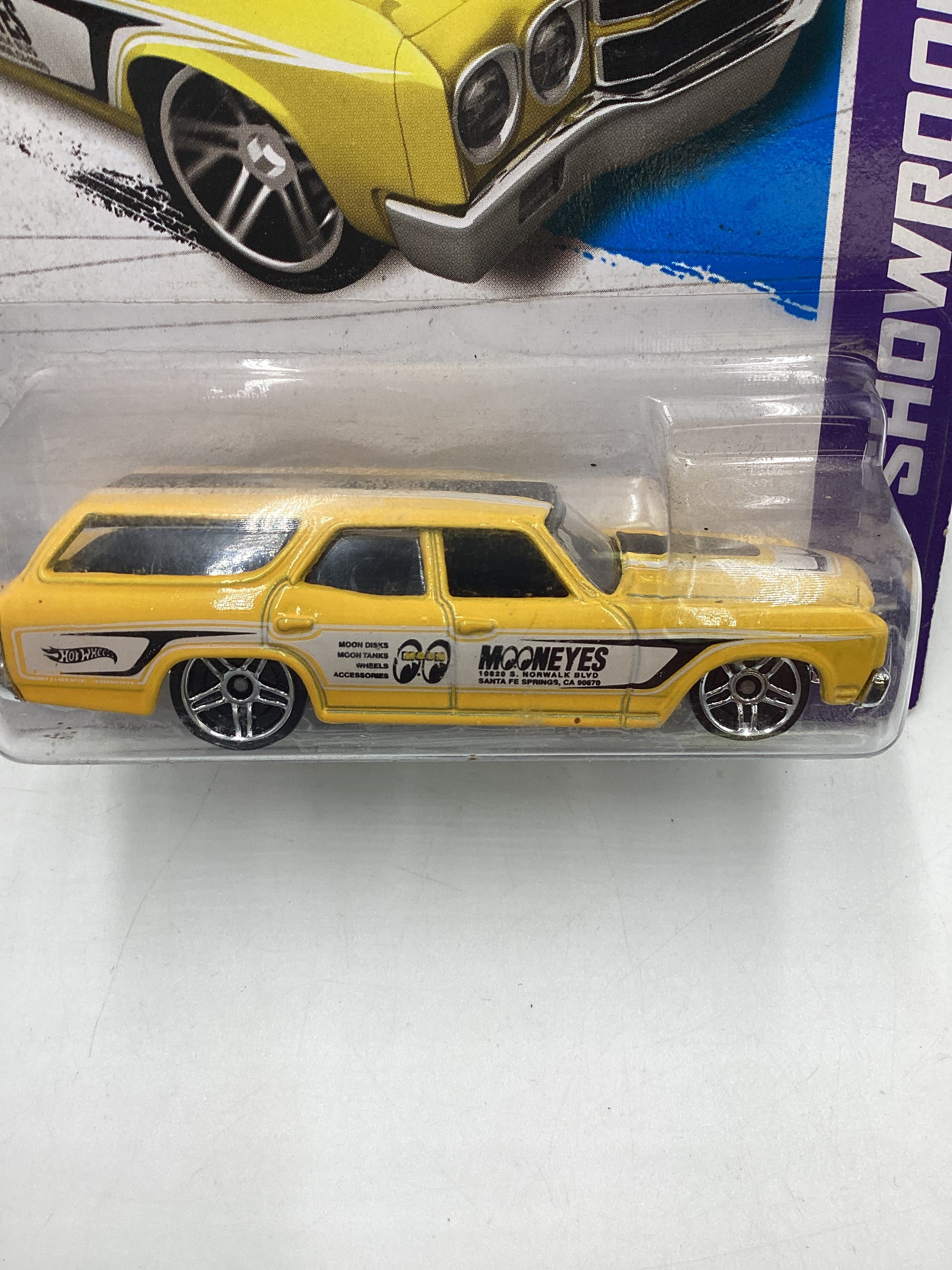 2013 Hot wheels HW Showroom #248 70 Chevelle SS Wagon Mooneyes Yellow 18E - Image 3