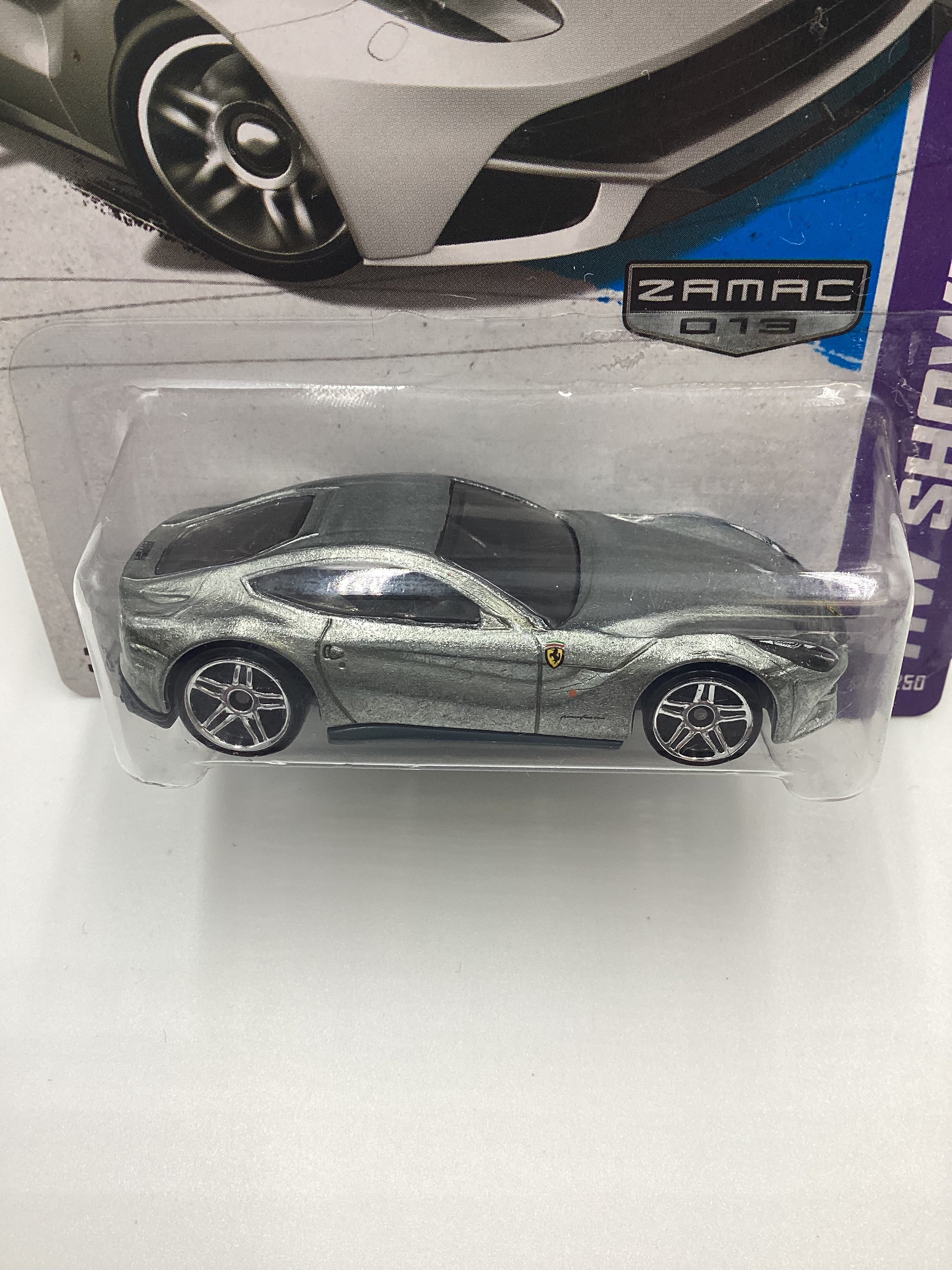 2013 Hot Wheels Zamac 013 #174 Ferrari F12Berlinetta with protector - Image 3
