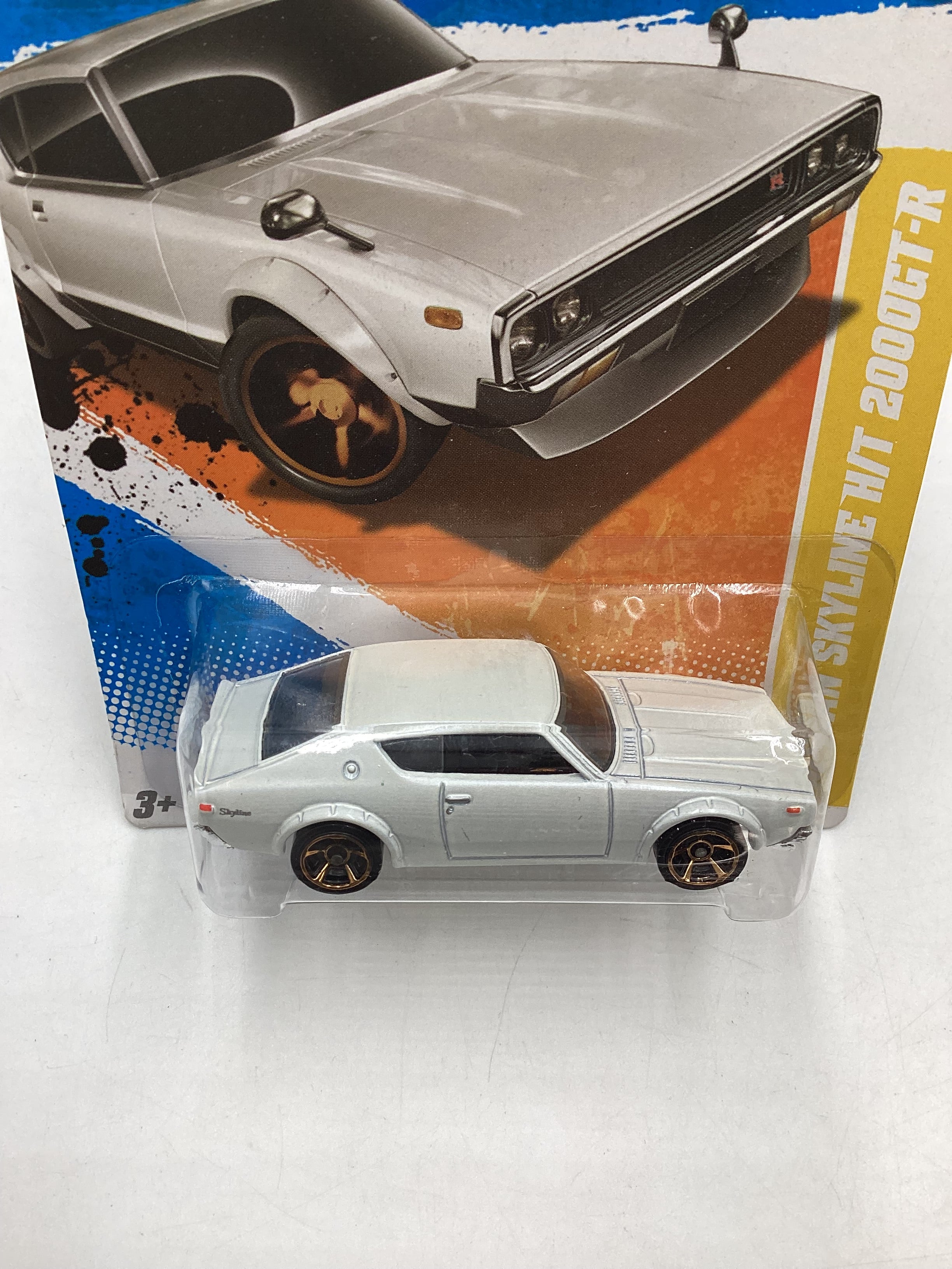 2014 Hot Wheels #022 White Nissan Skyline H/T 2000GT-R 80A - Image 6