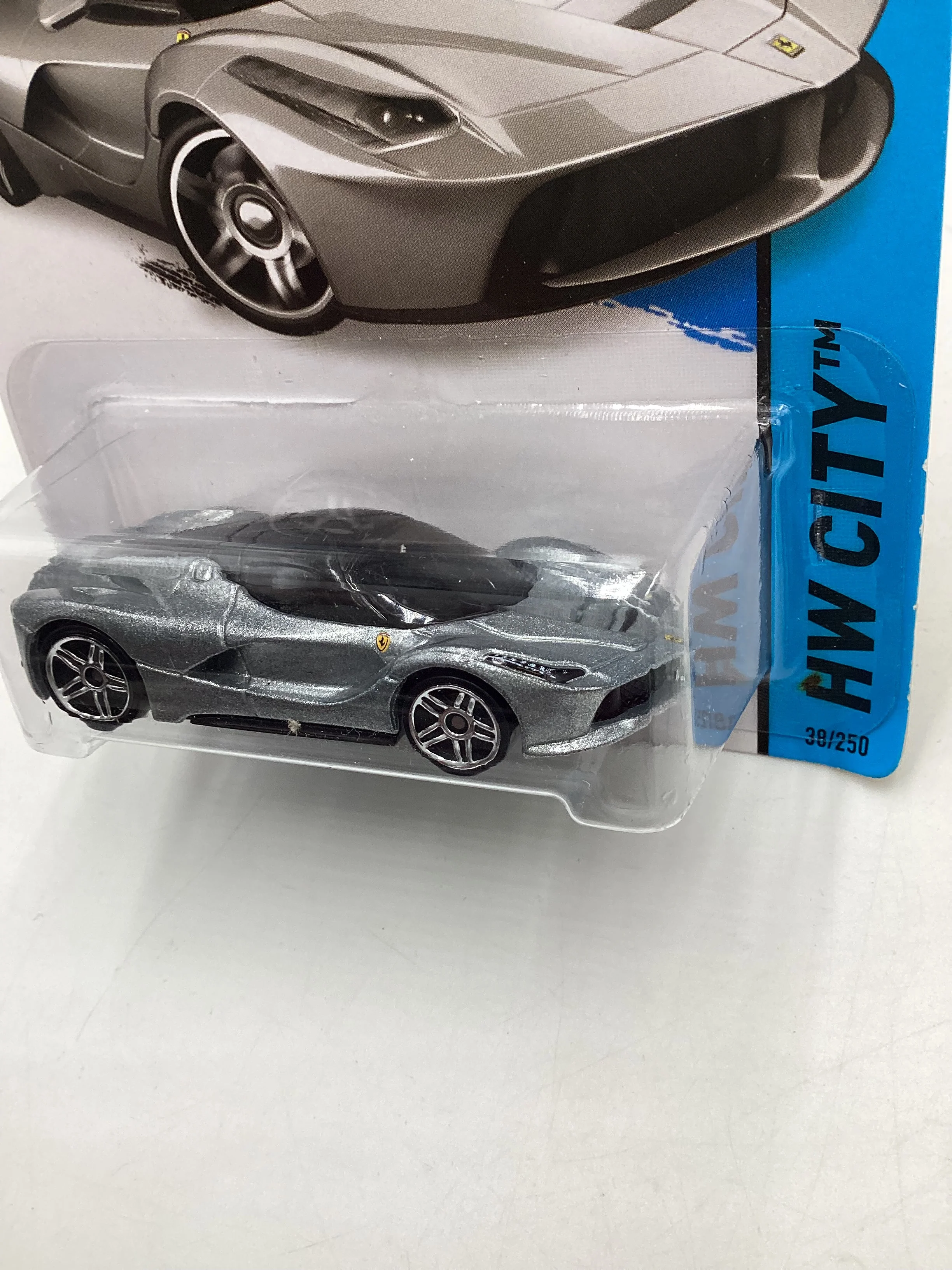 2014 Hot wheels #38 Laferrari Silver w/Protector - Image 4