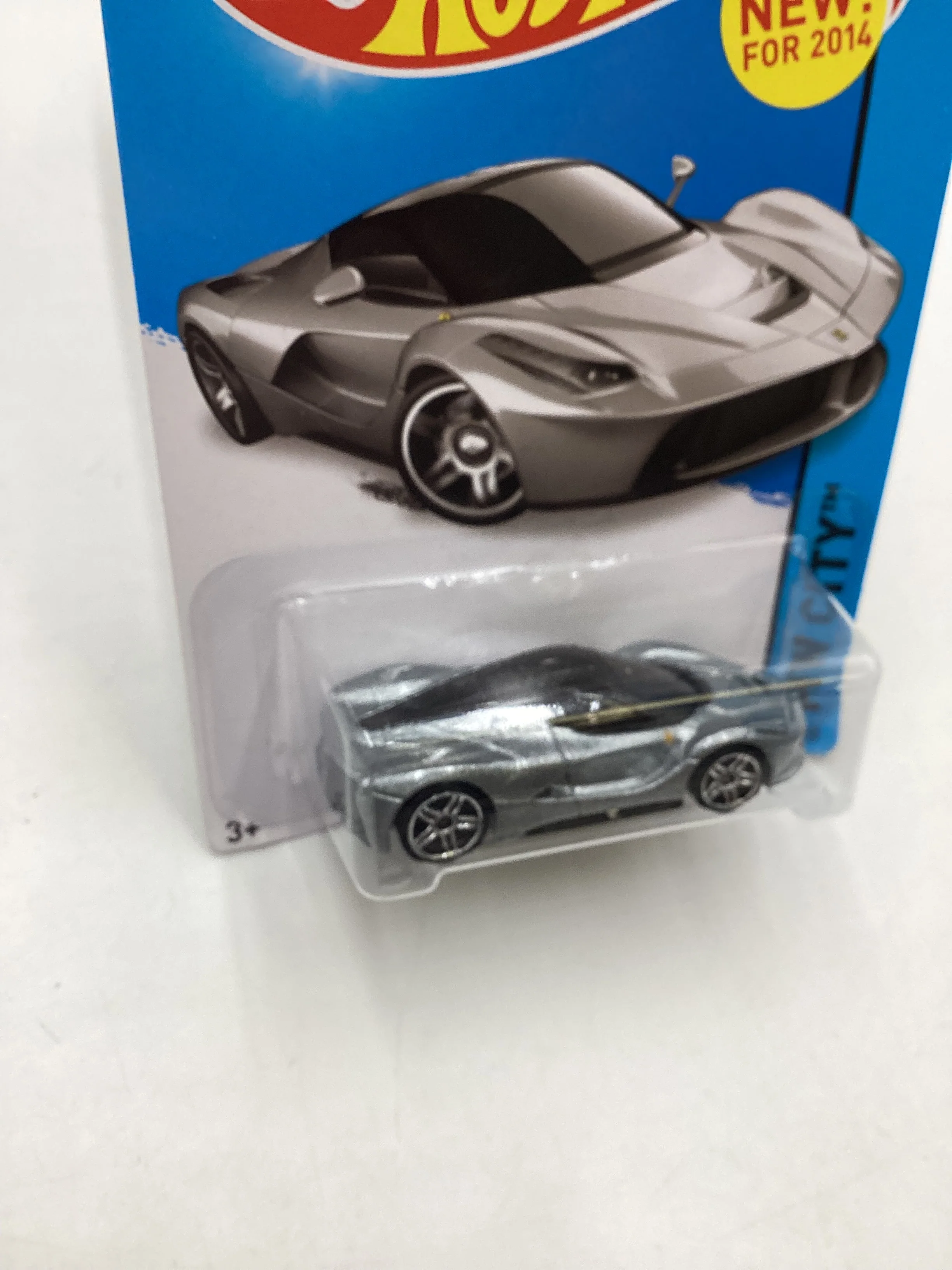 2014 Hot wheels #38 Laferrari Silver w/Protector - Image 5