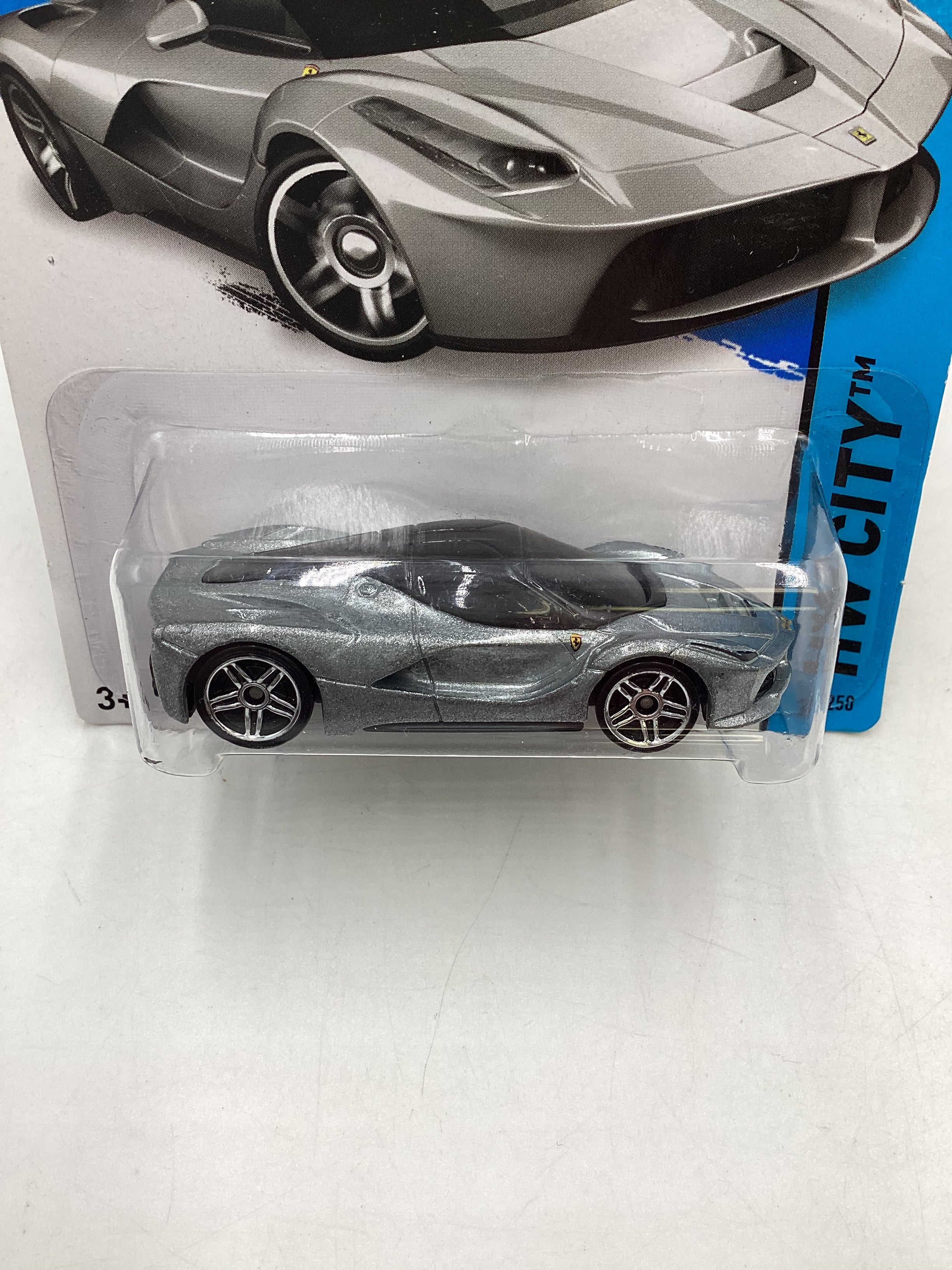 2014 Hot wheels #038 Laferrari Silver w/Protector - Image 3
