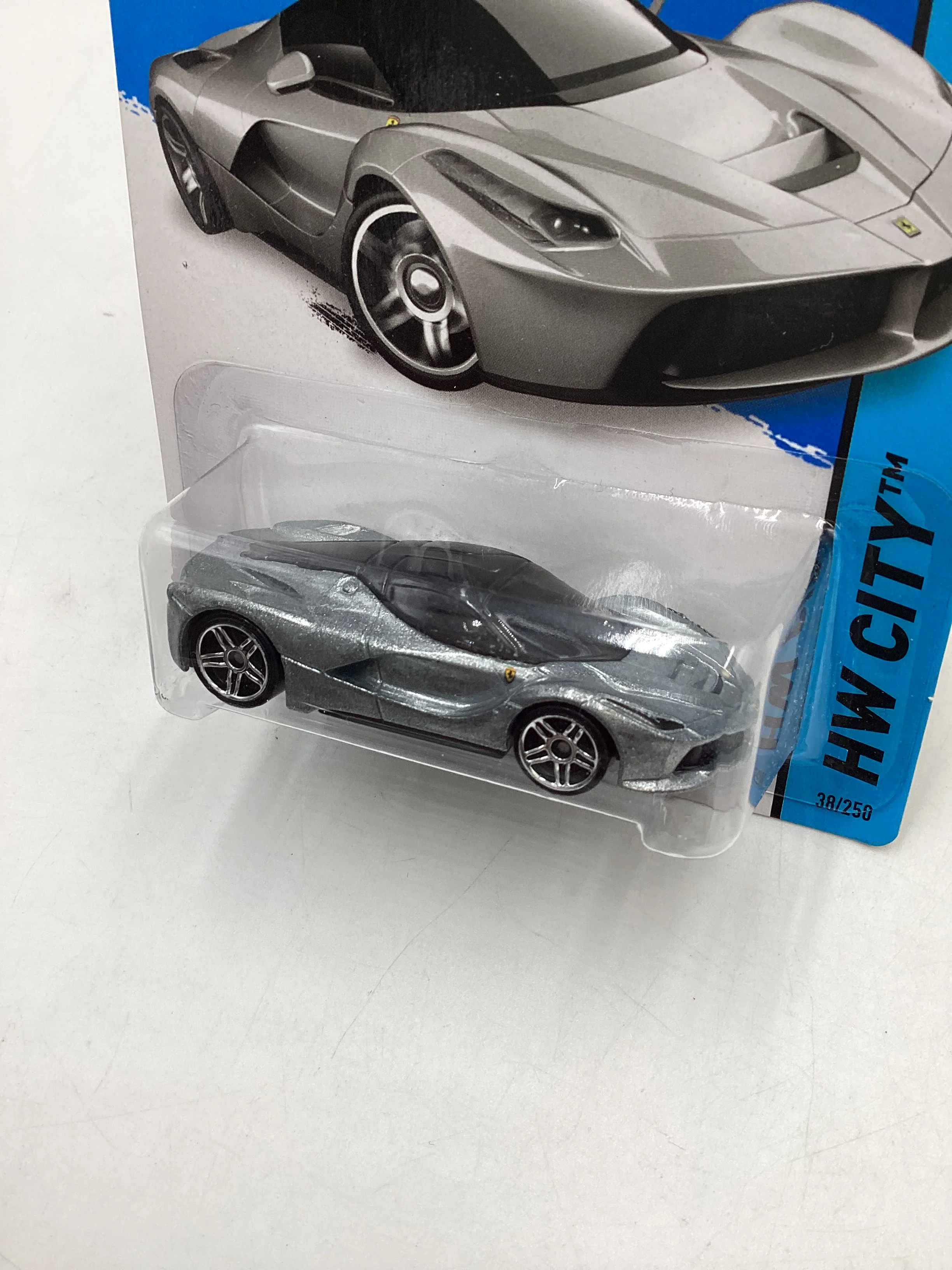 2014 Hot wheels #038 Laferrari Silver w/Protector - Image 4