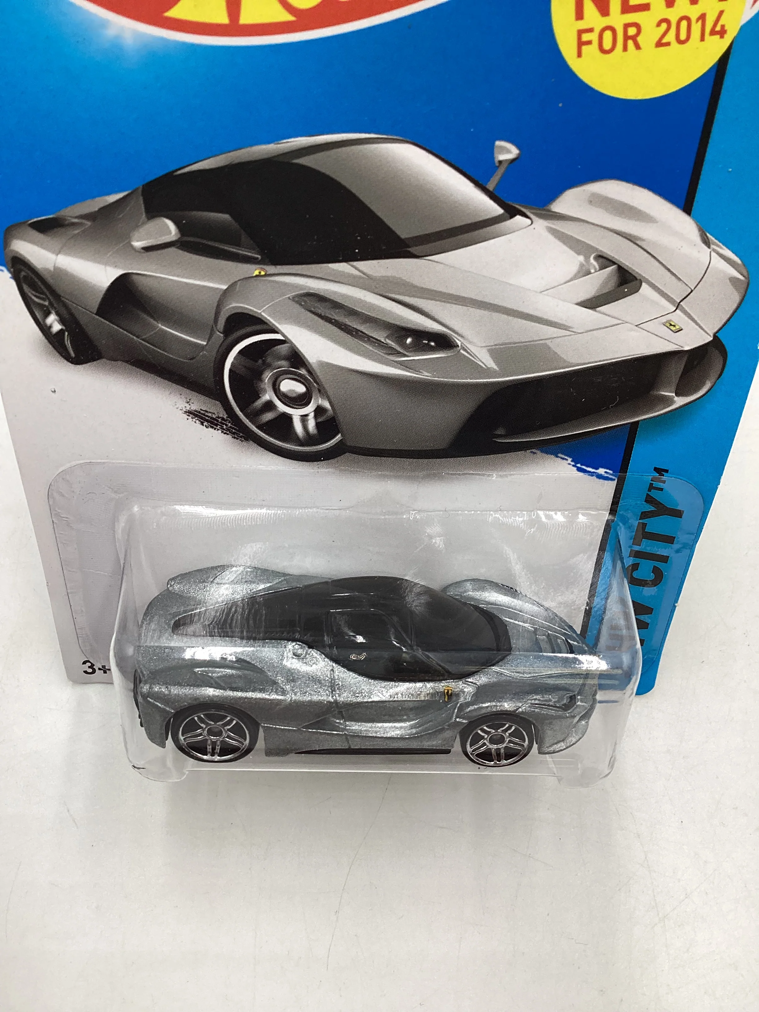 2014 Hot wheels #038 Laferrari Silver w/Protector - Image 5