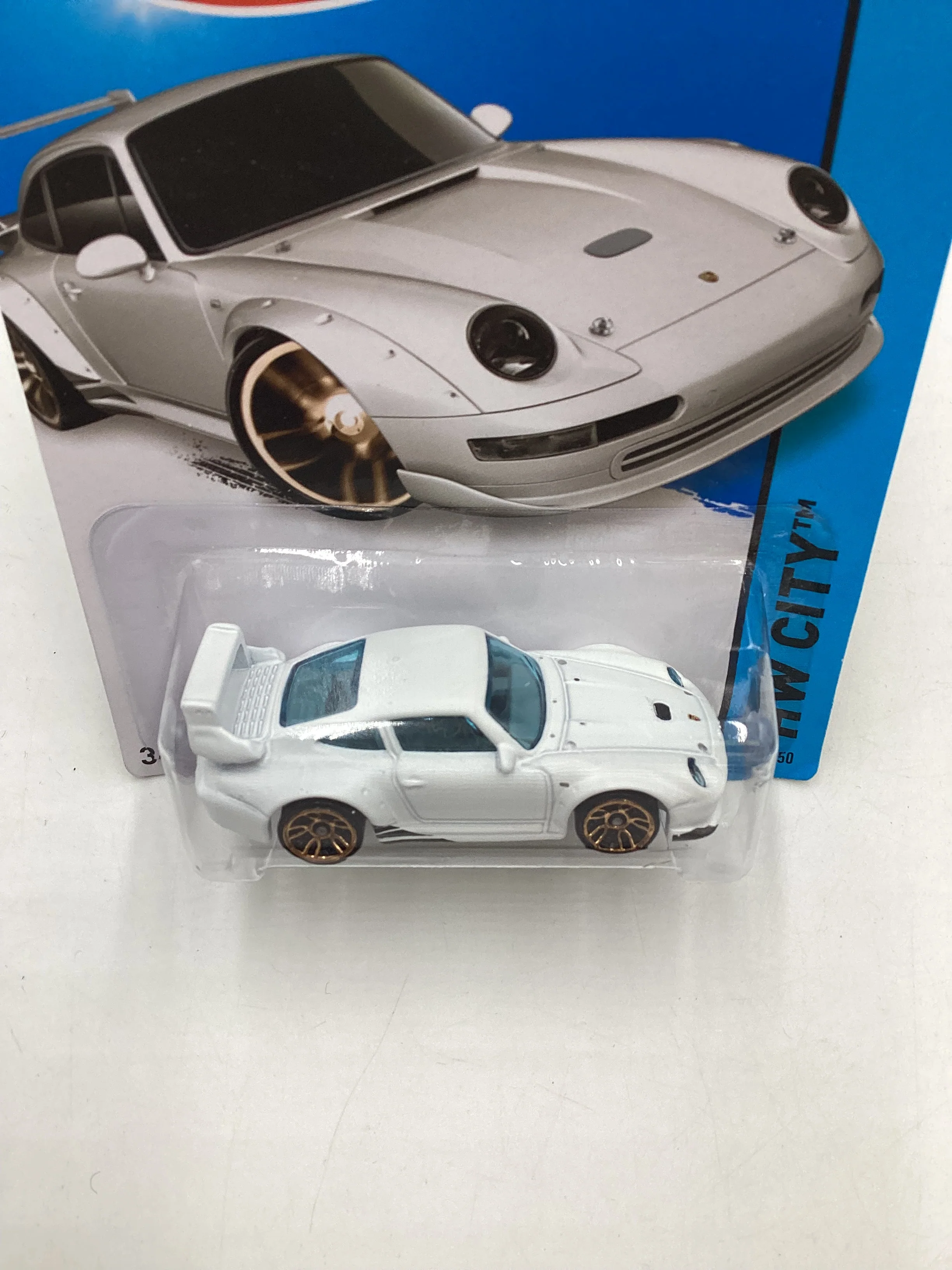2014 Hot Wheels #27 Porsche 993 GT2 White 101A - Image 6