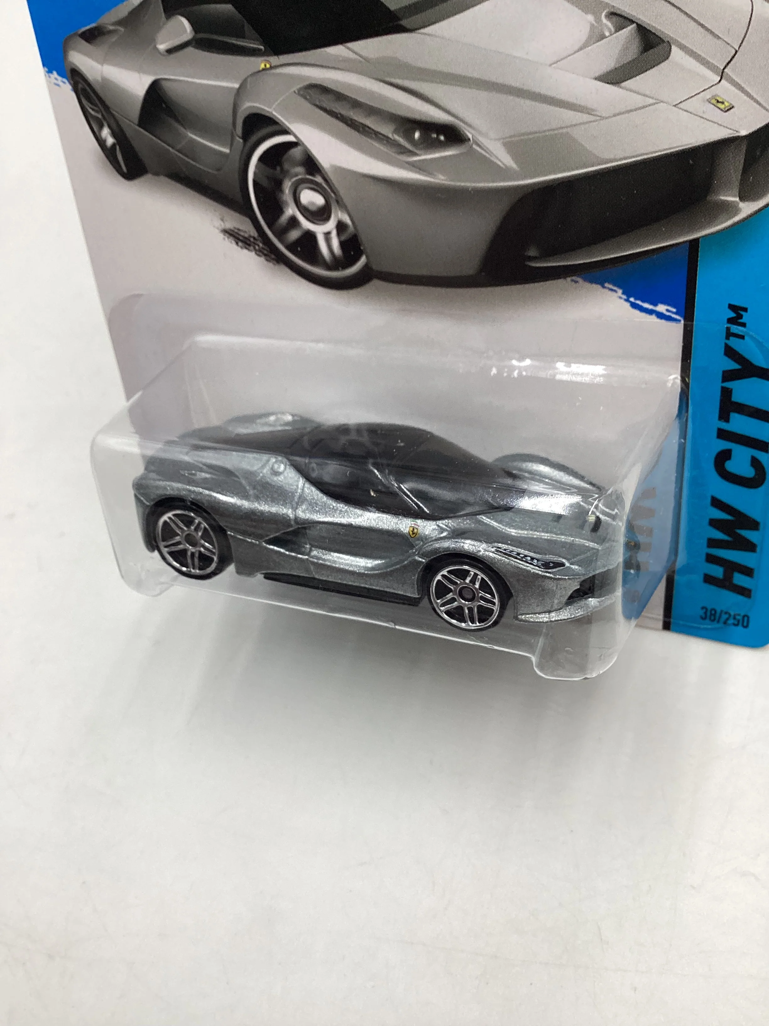 2014 Hot wheels #38 Laferrari Silver w/Protector - Image 4