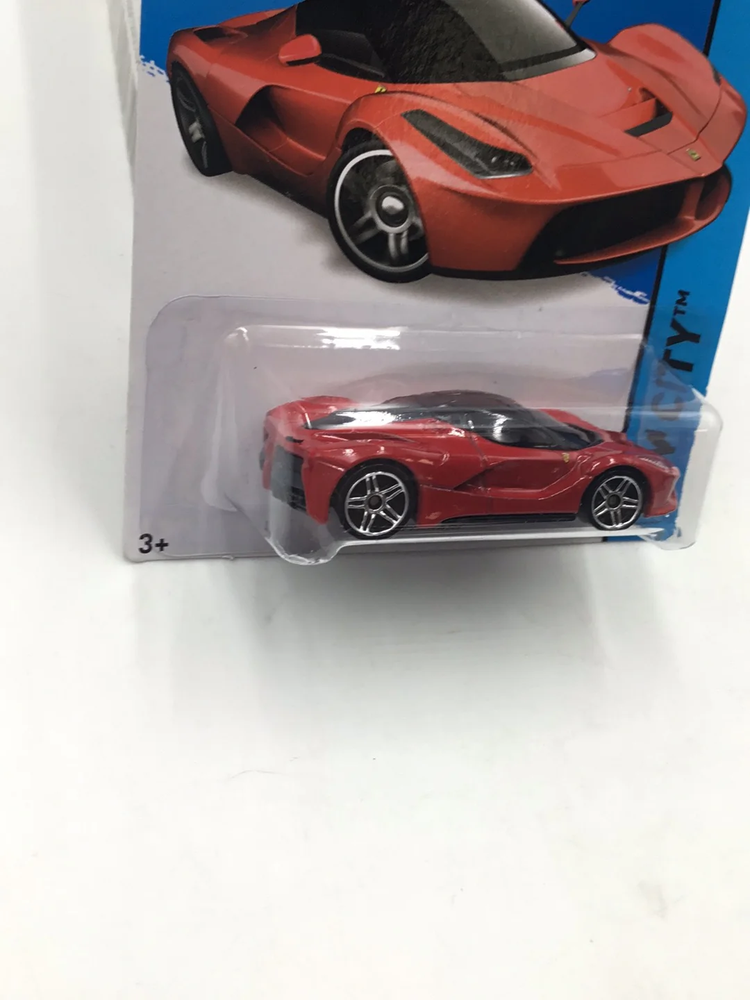 2014 hot wheels #38 Laferrari w/Protector - Image 3