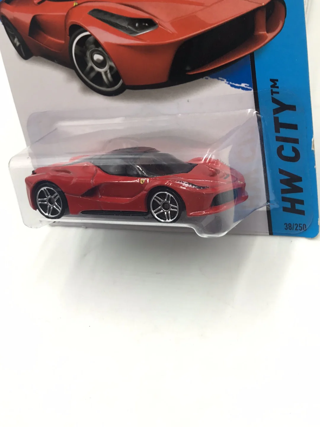 2014 hot wheels #38 Laferrari w/Protector - Image 4