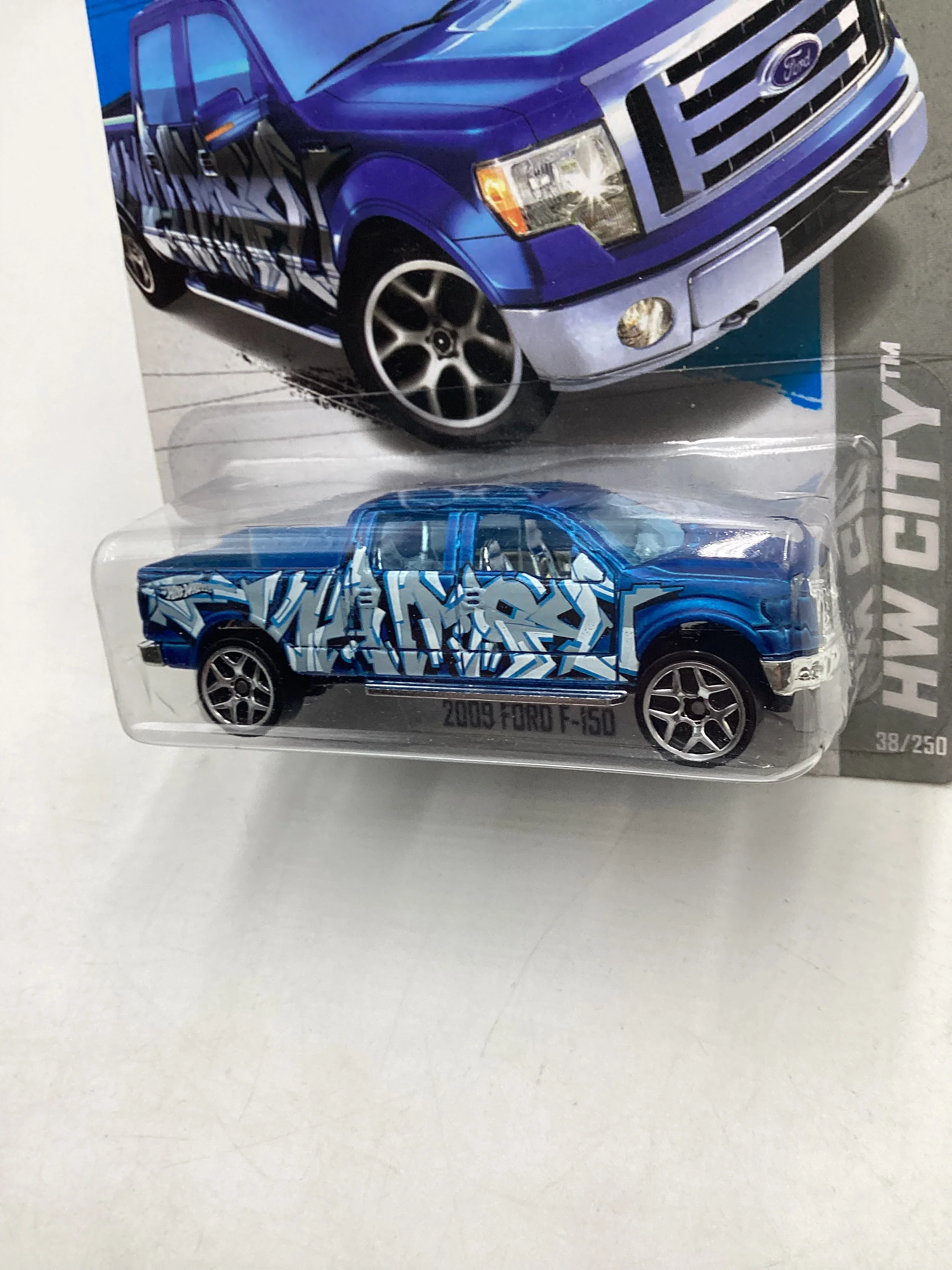 2013 Hot Wheels #38 2009 Ford F-150 Blue 28C - Image 4
