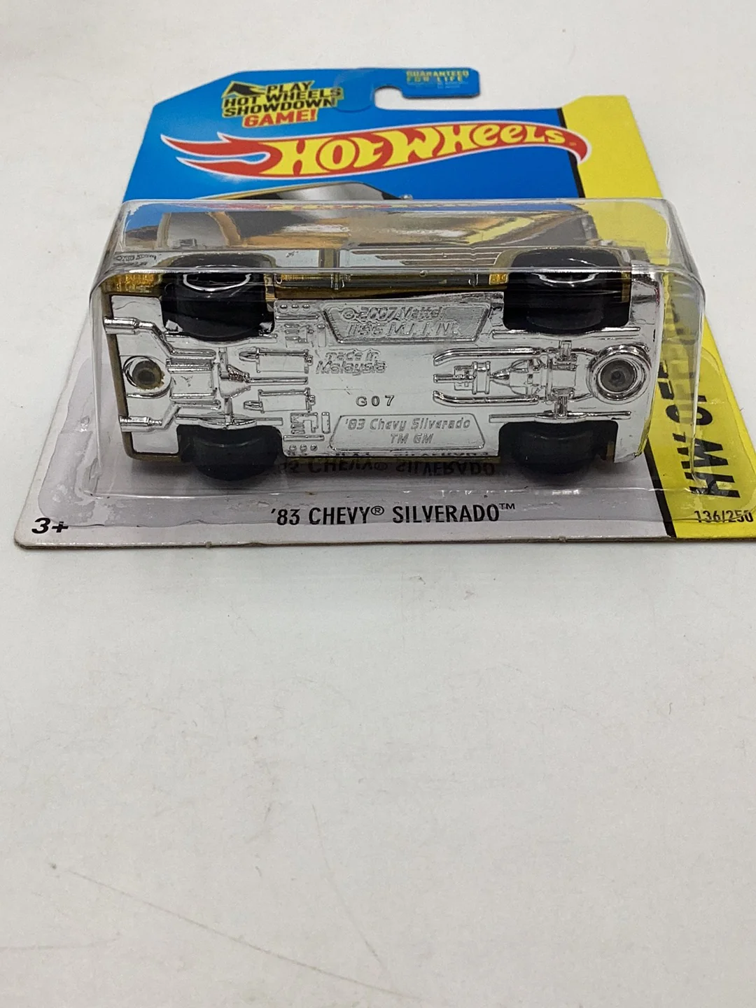 2014 hot wheels Super Treasure Hunt #136 83 Chevy Silverado with protector - Image 7