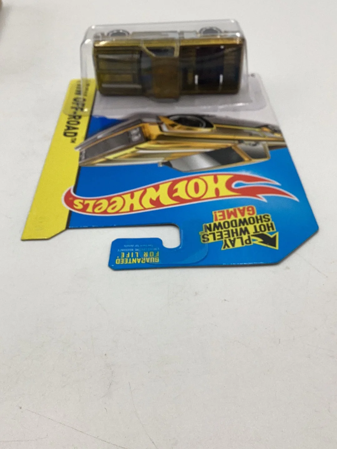 2014 hot wheels Super Treasure Hunt #136 83 Chevy Silverado with protector - Image 8
