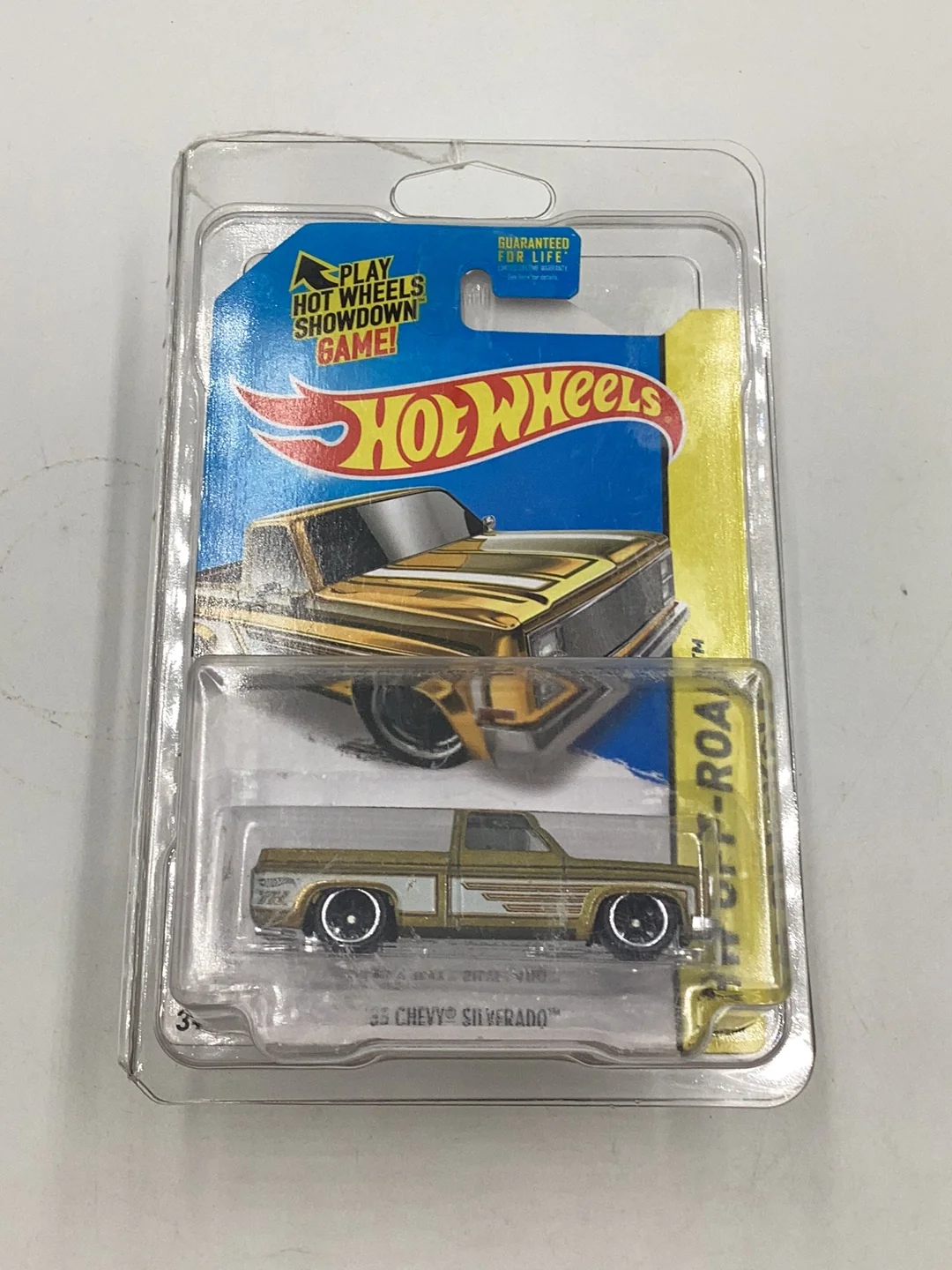 2014 hot wheels Super Treasure Hunt #136 83 Chevy Silverado with protector - Image 9