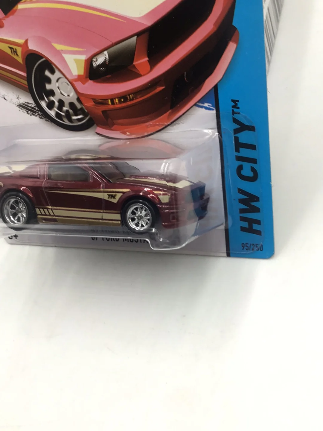 2014 hot wheels super treasure hunt #95 07 Ford Mustang W/Protector - Image 4