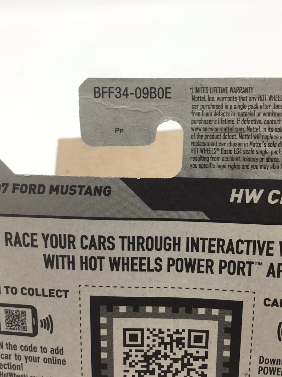 2014 hot wheels super treasure hunt #95 07 Ford Mustang W/Protector - Image 7