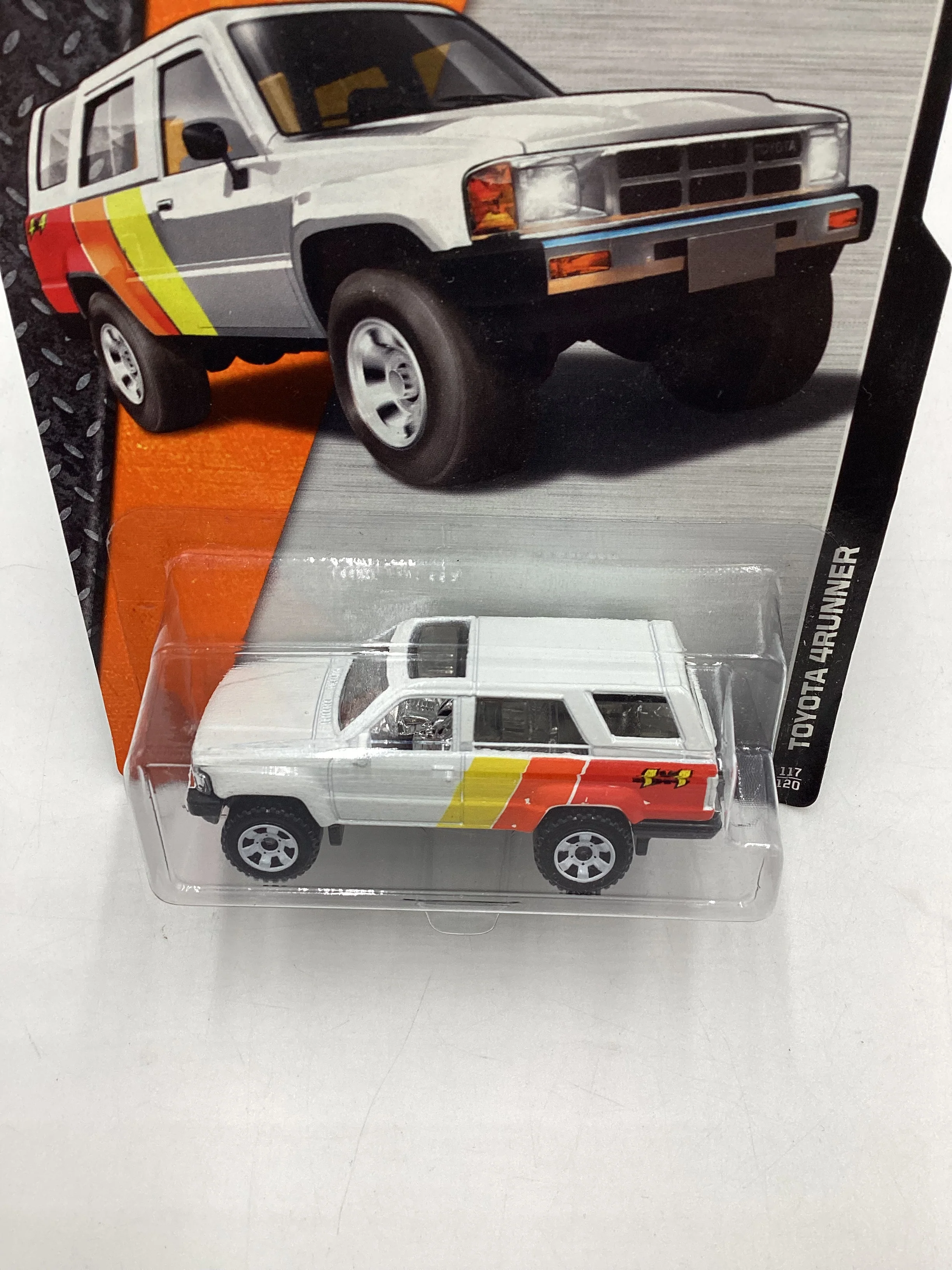 2014 Matchbox MBX Explorers #117 Toyota 4Runner White with protector - Image 6