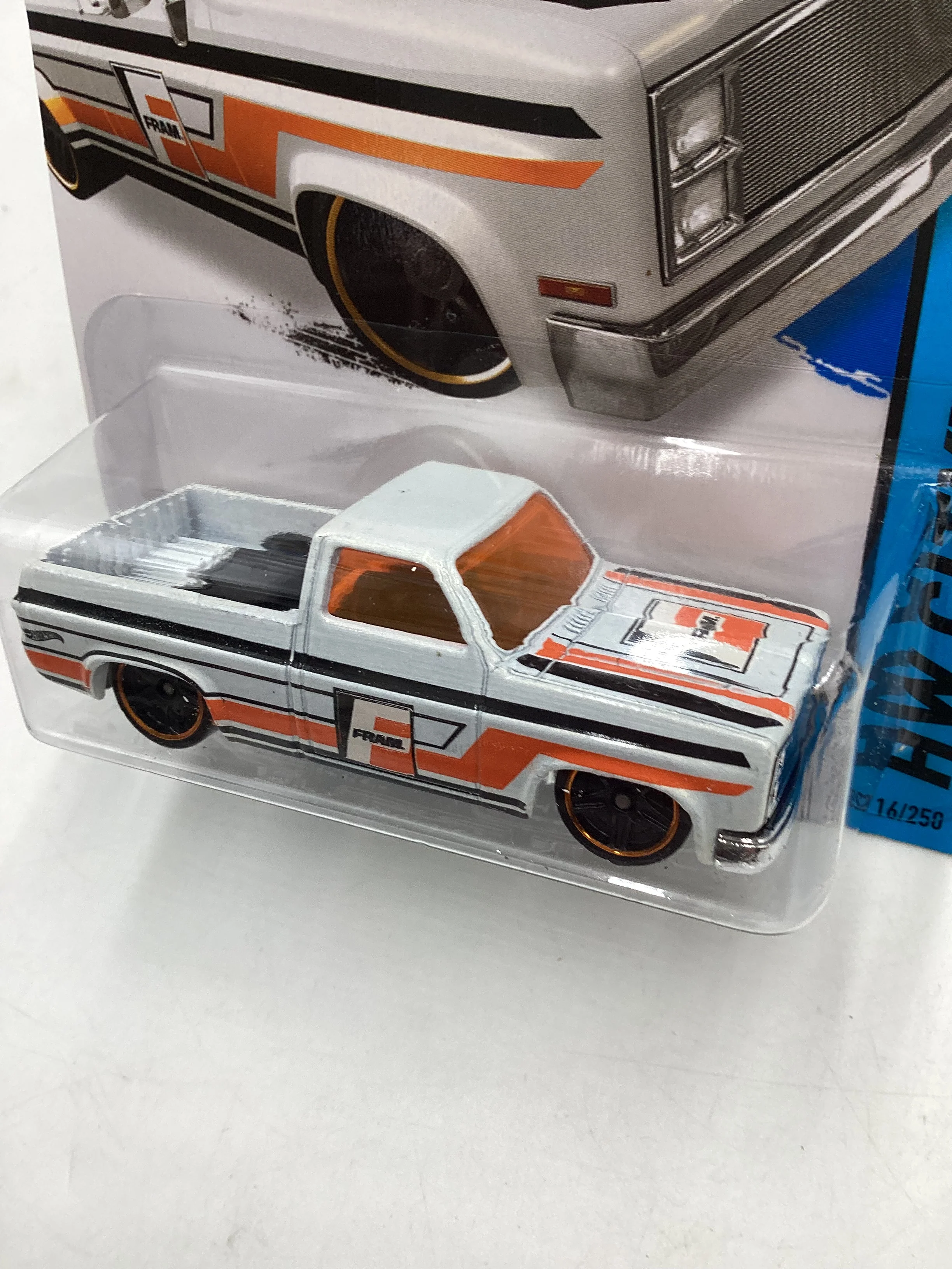 2015 Hot Wheels #016 Toys R Us Exclusive 83 Chevy Silverado with protector - Image 4
