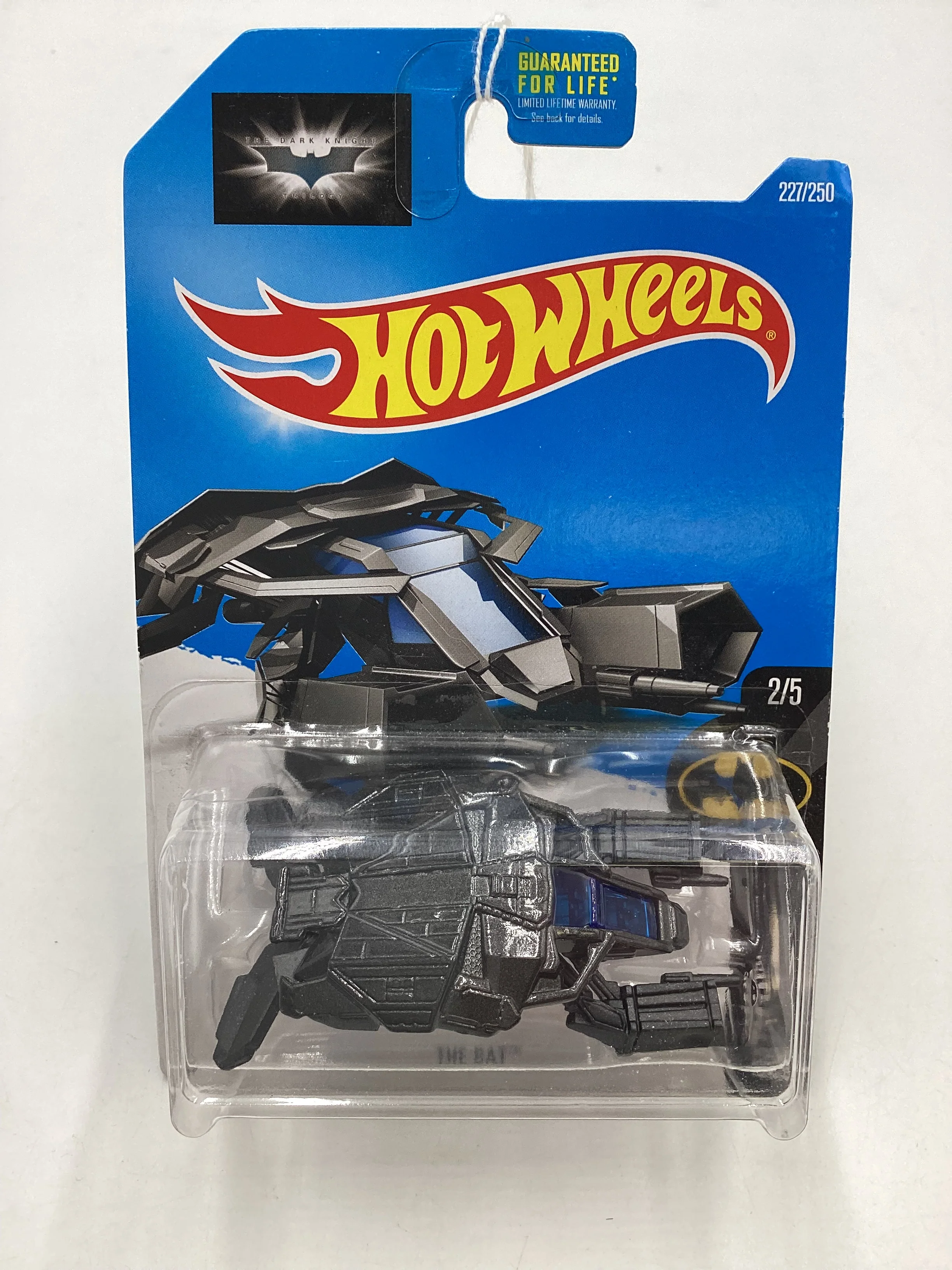2015 Hot wheels #227 The Bat 122B - Image 2