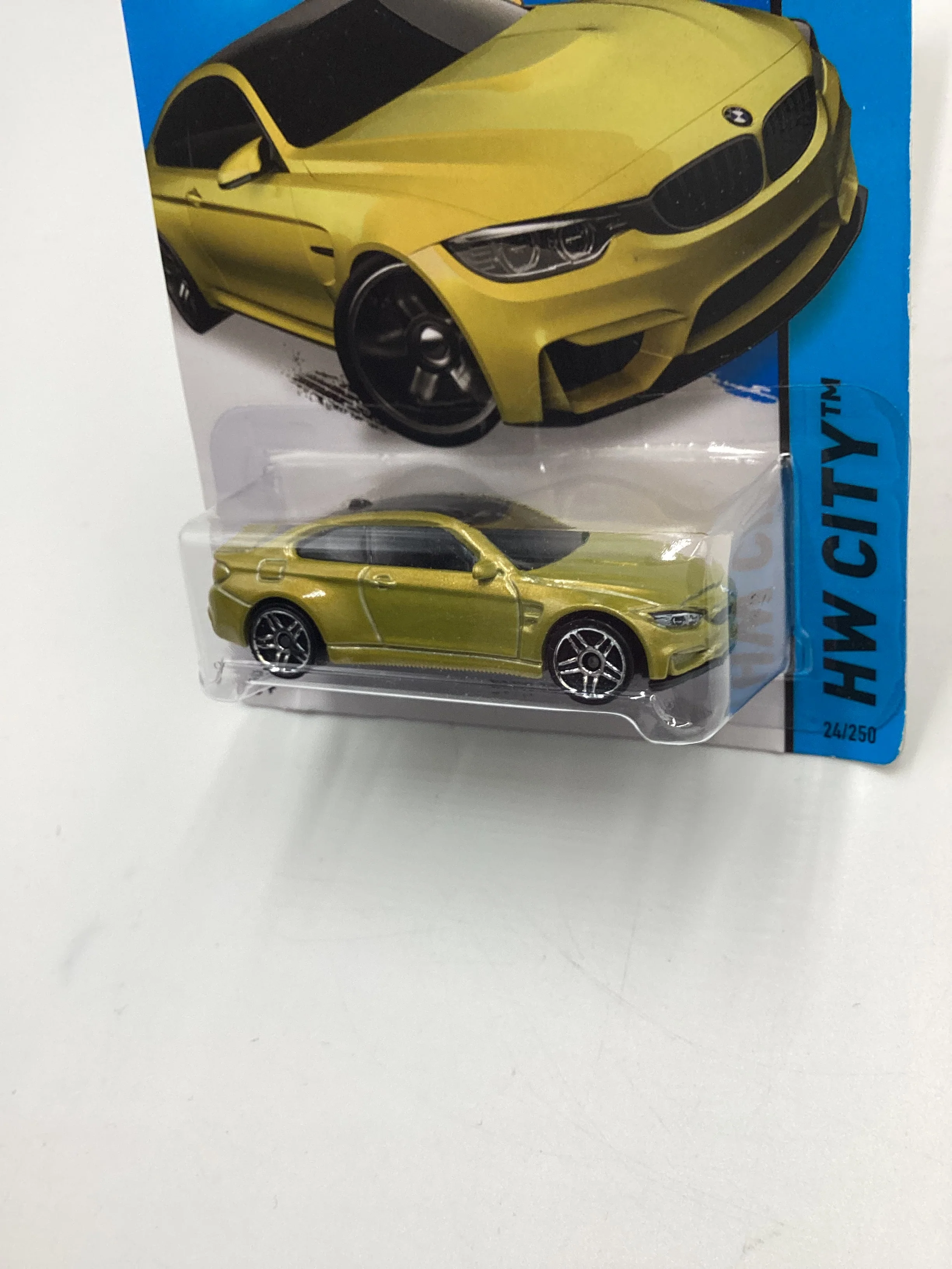 2015 Hot wheels #24 BMW M4 Gold - Image 4