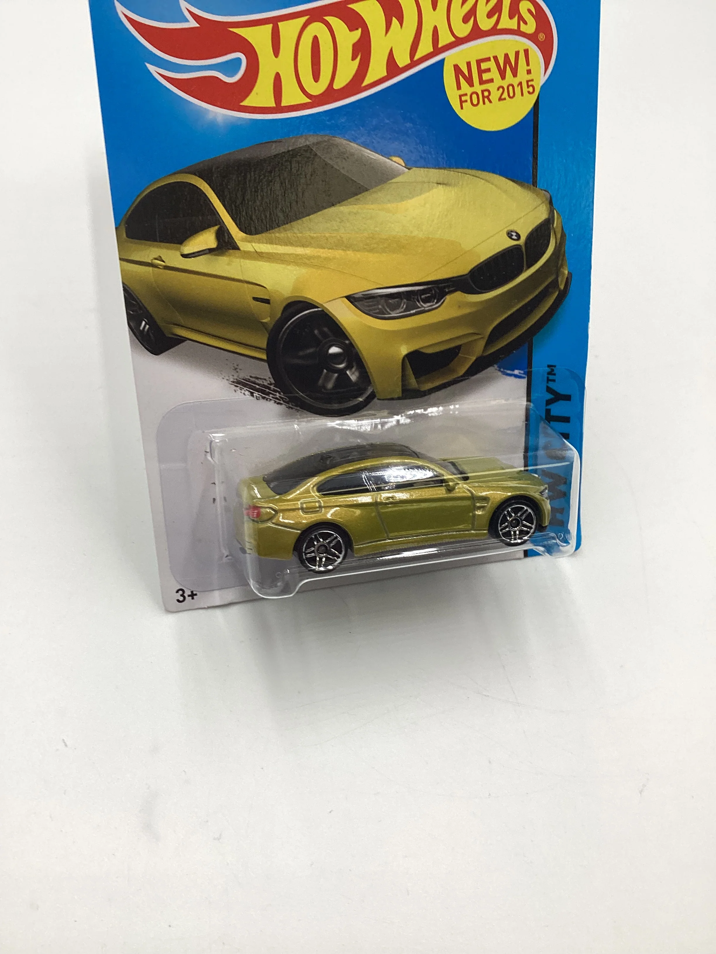 2015 Hot wheels #24 BMW M4 Gold - Image 5