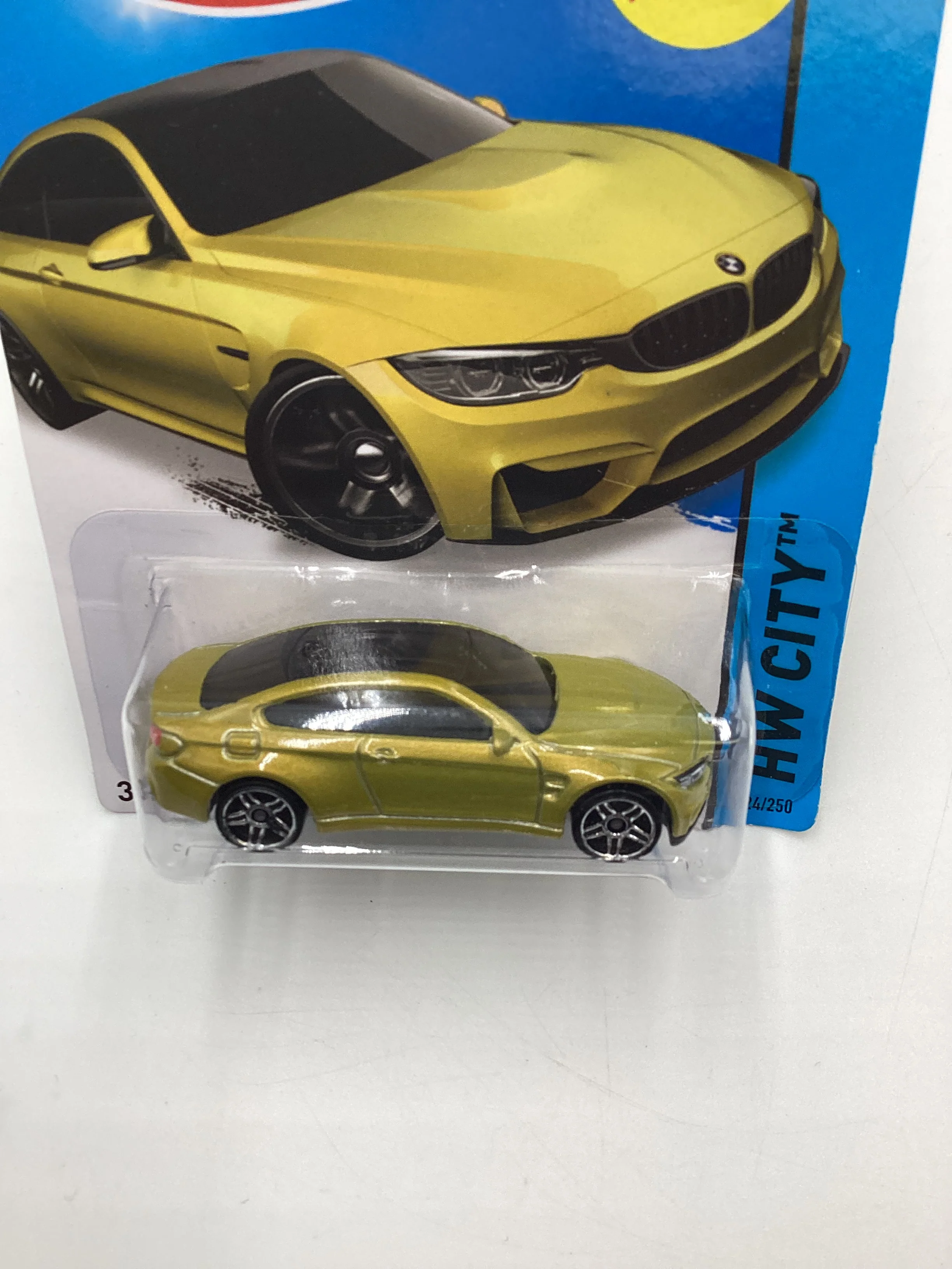 2015 Hot wheels #24 BMW M4 Gold - Image 6