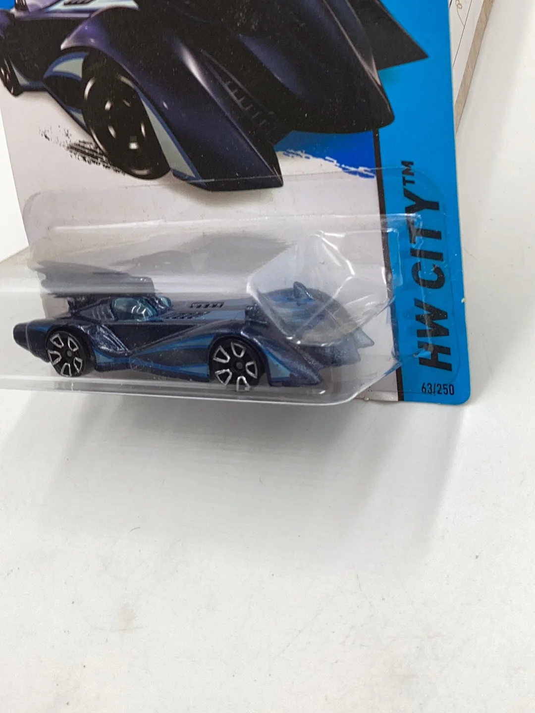 2015 Hot wheels #63 Batmobile 119H - Image 4
